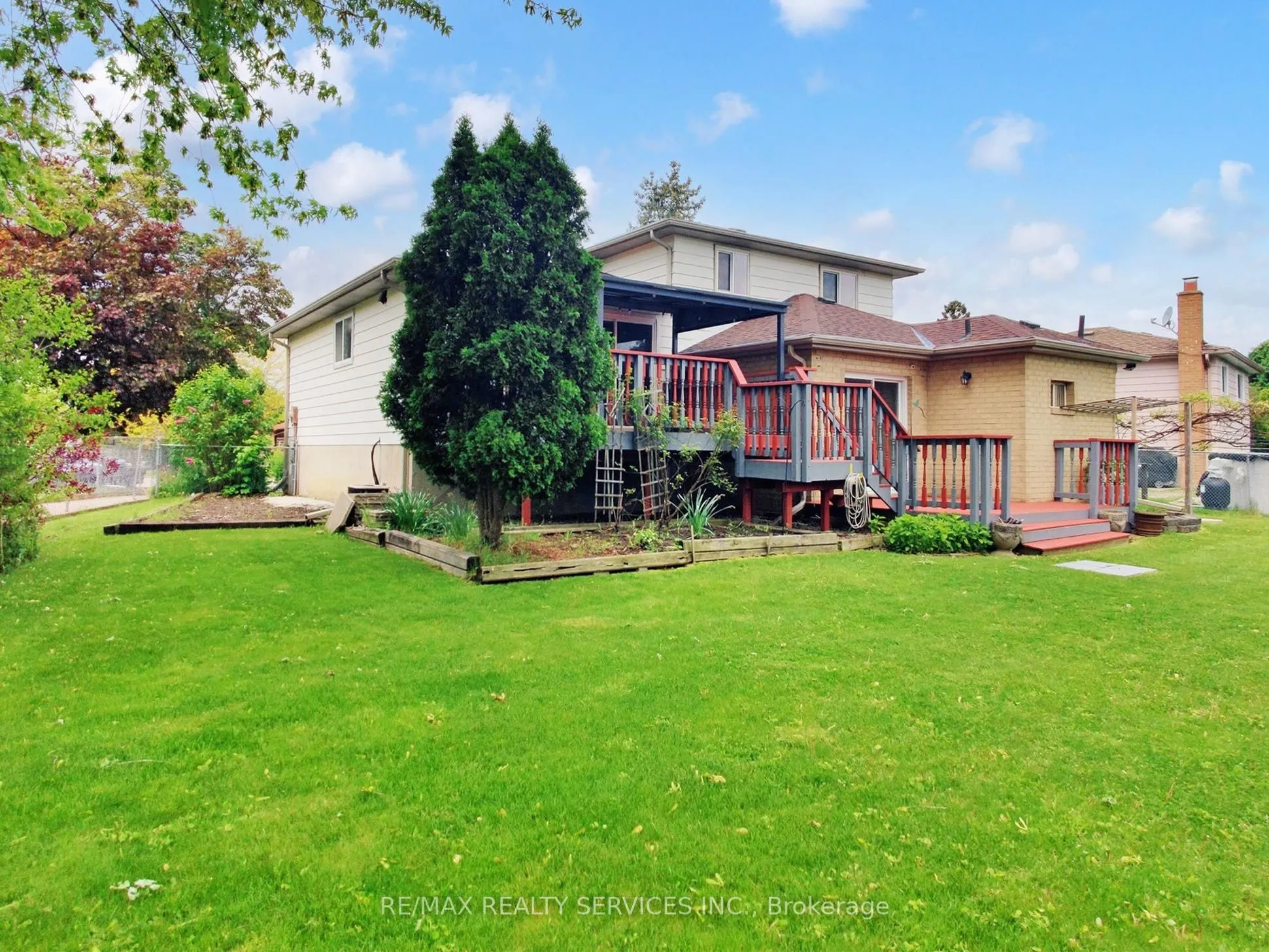 53 Geneva Crescent