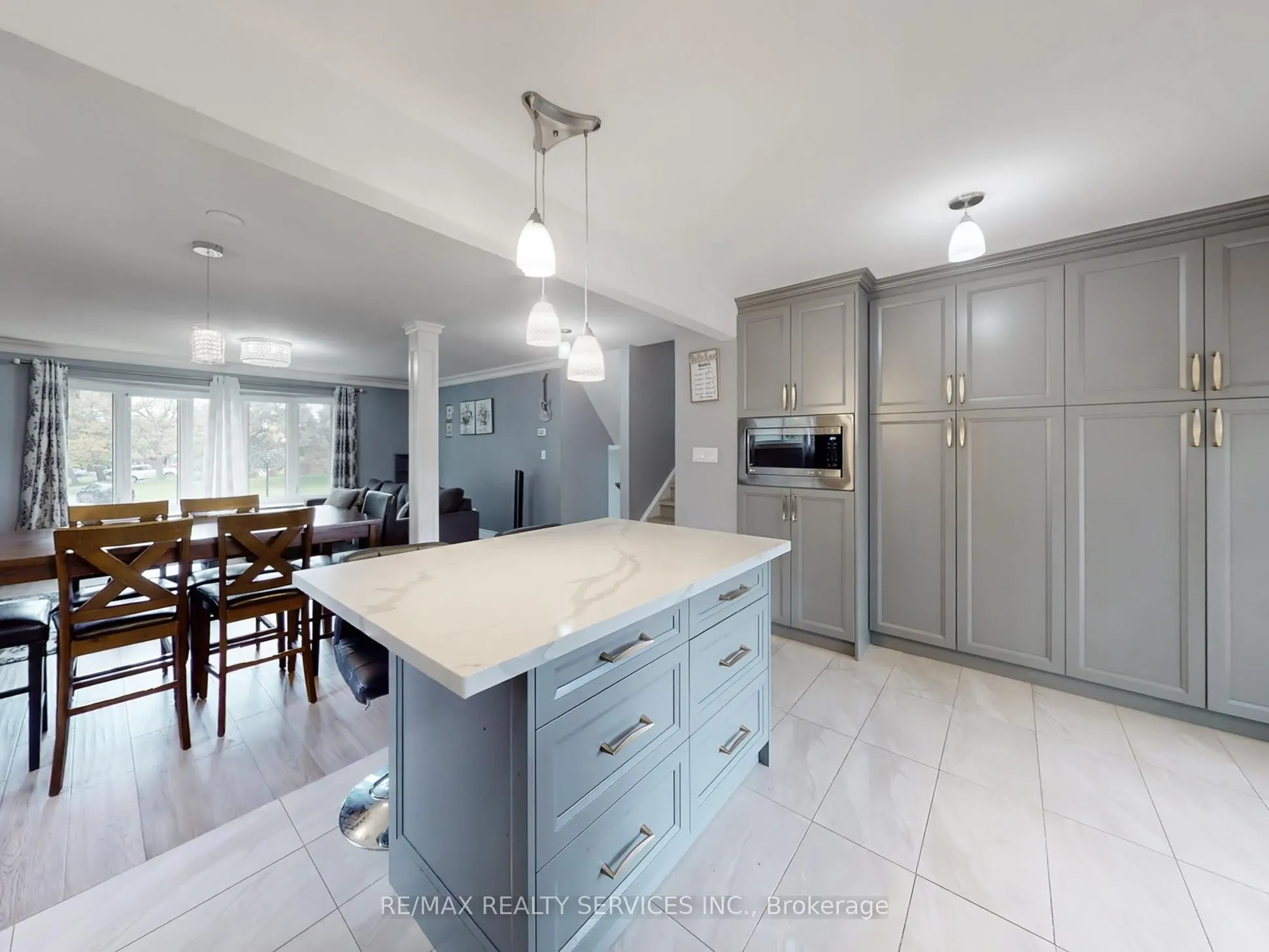 53 Geneva Crescent
