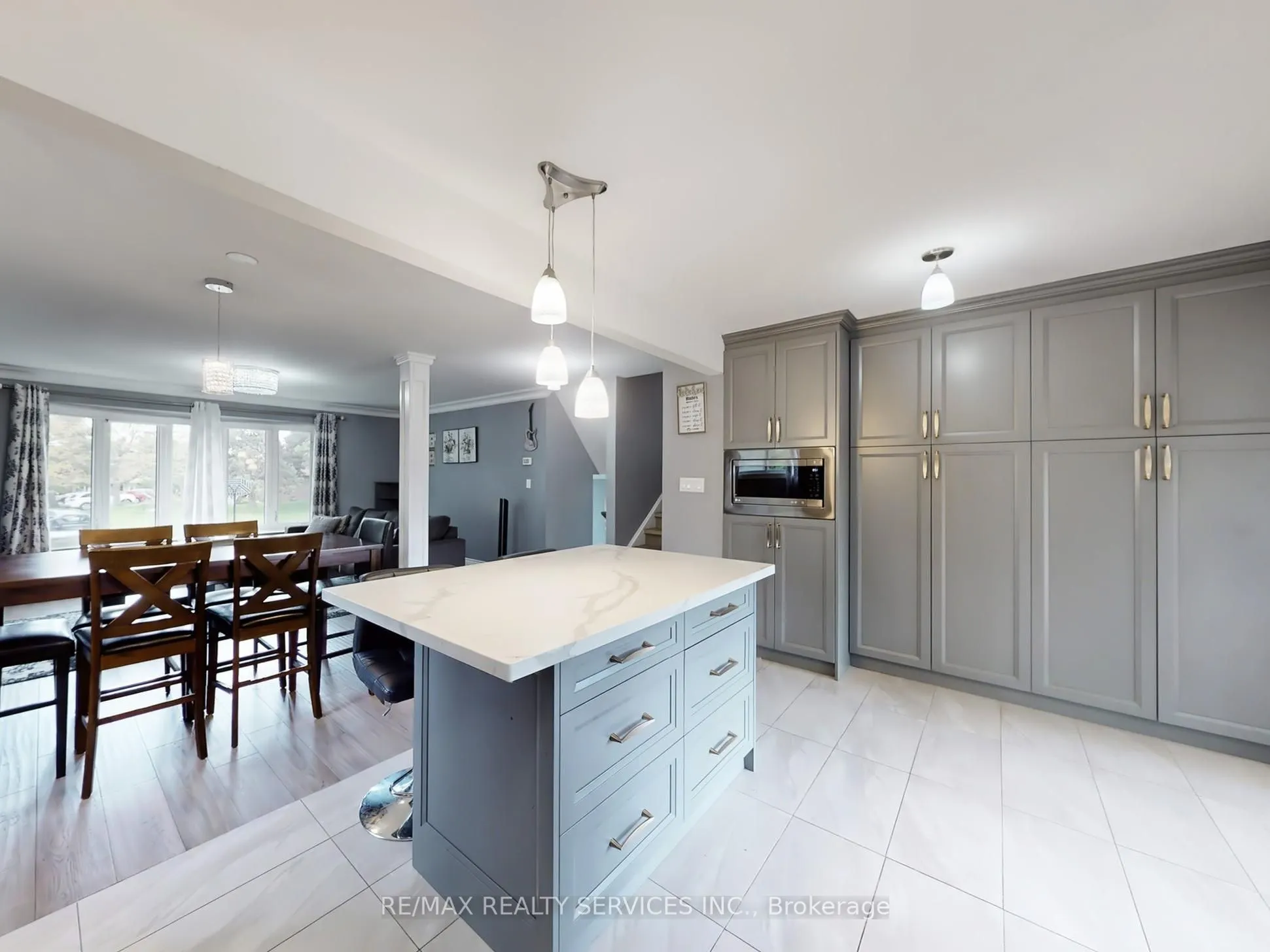 53 Geneva Crescent