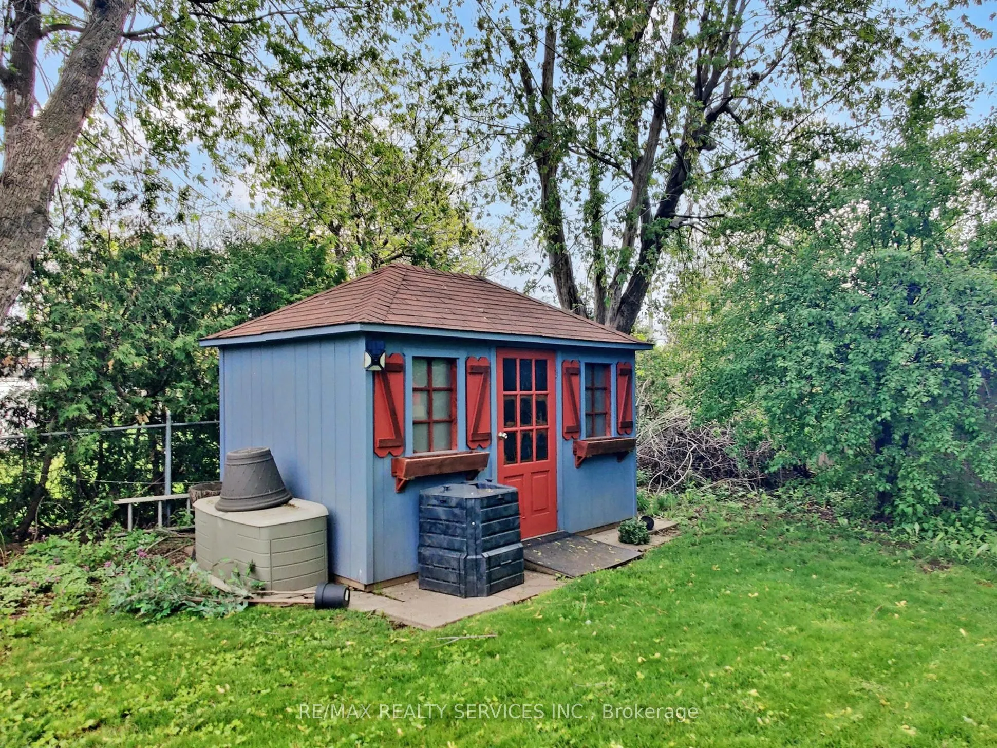 53 Geneva Crescent