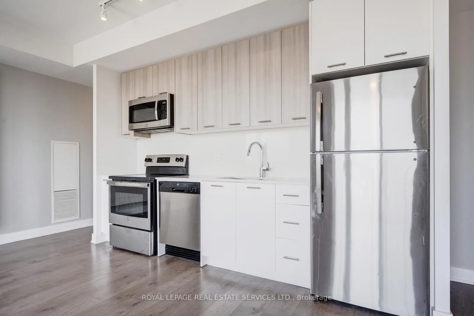 180 Veterans Drive, #502