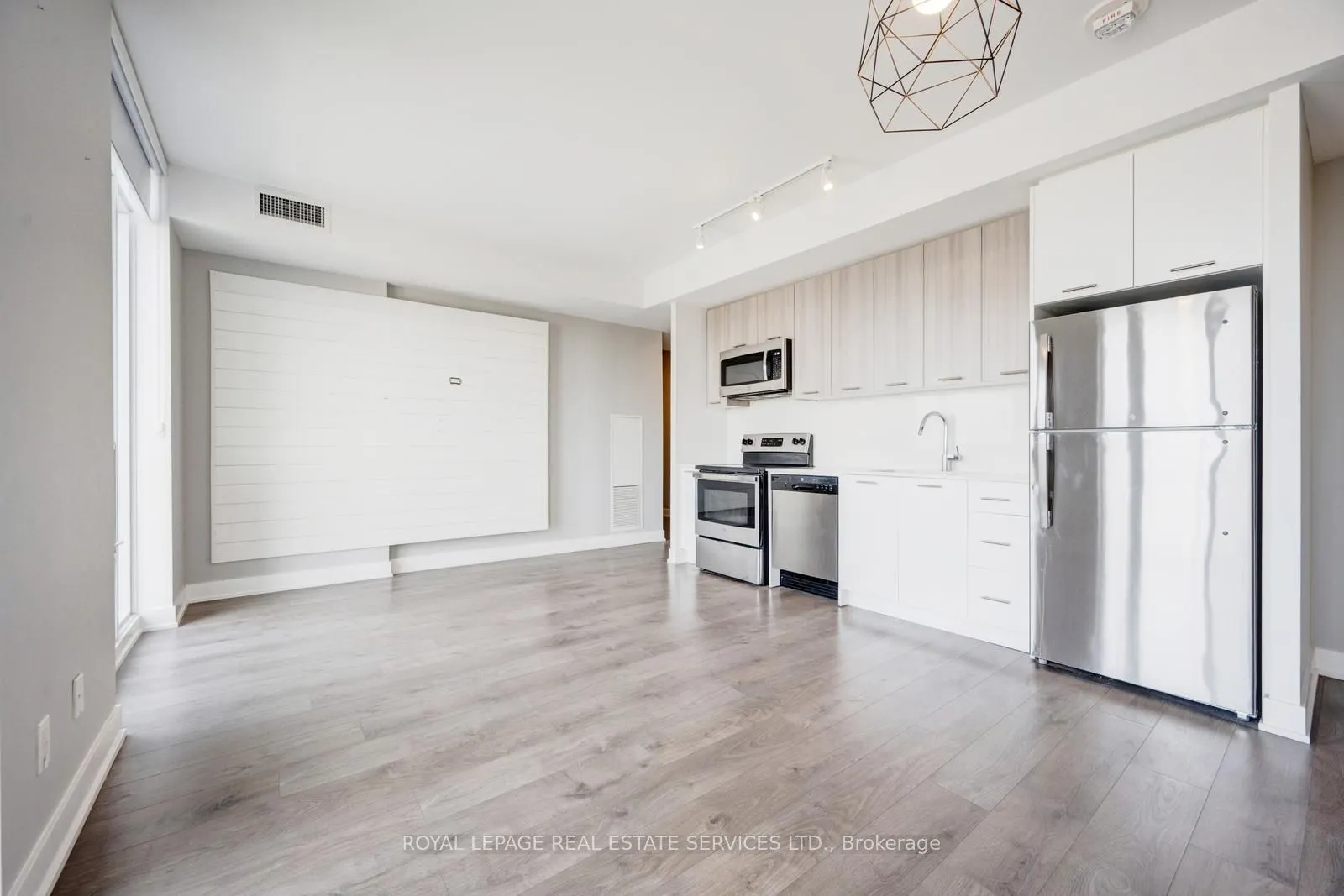 180 Veterans Drive, #502