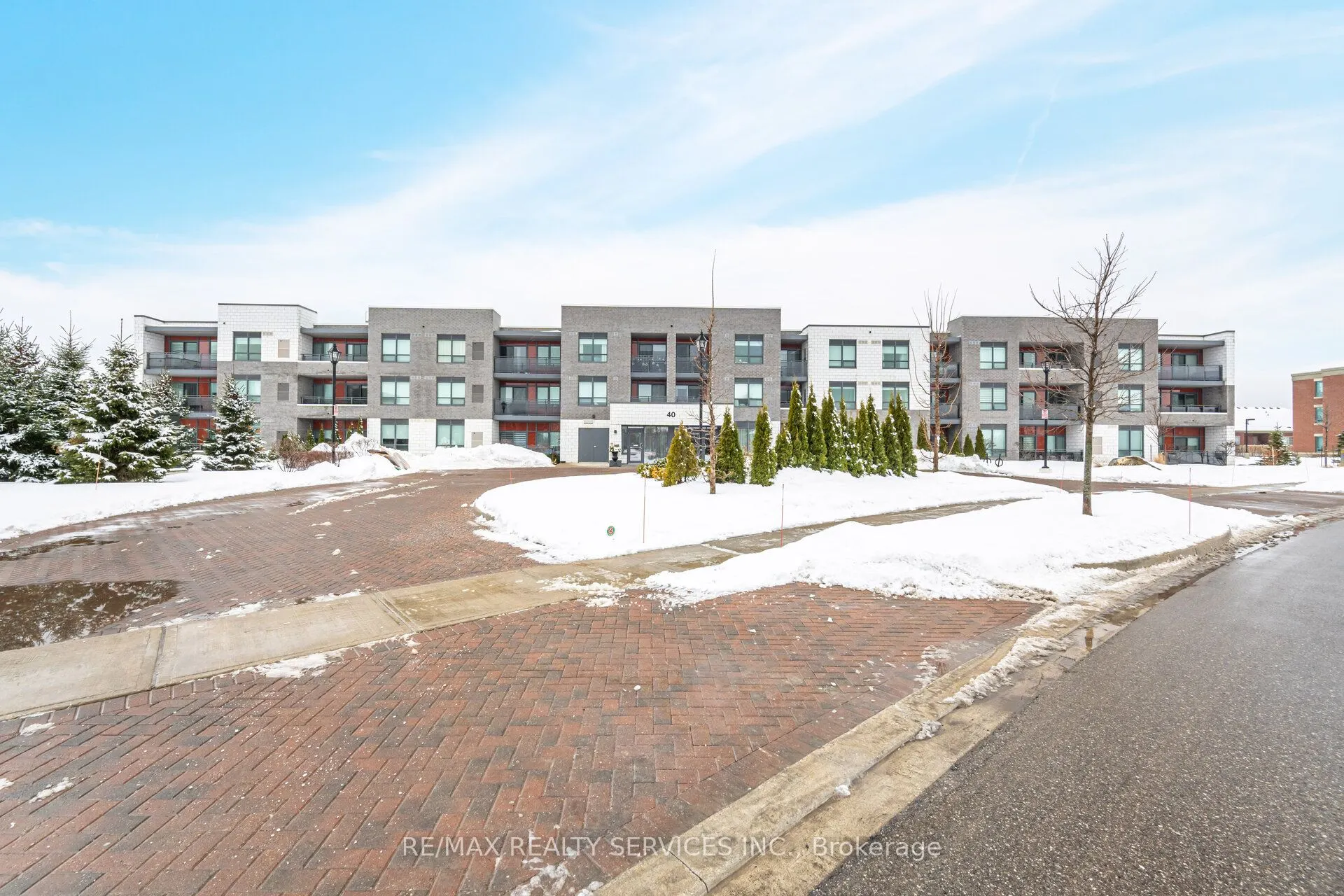 40 Via Rosedale Way, #104