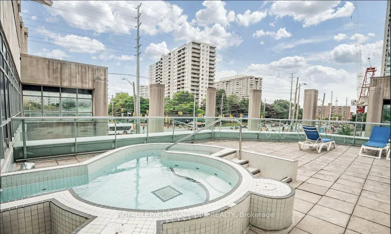 33 Elm Drive, #1007