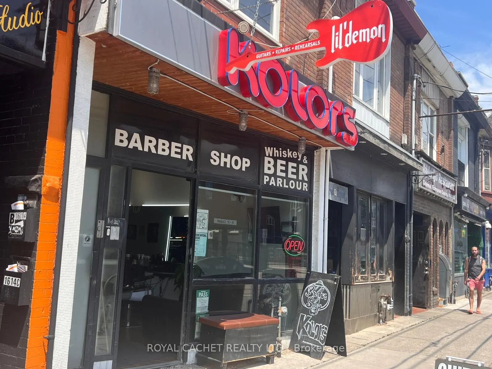 1612 Queen Street W