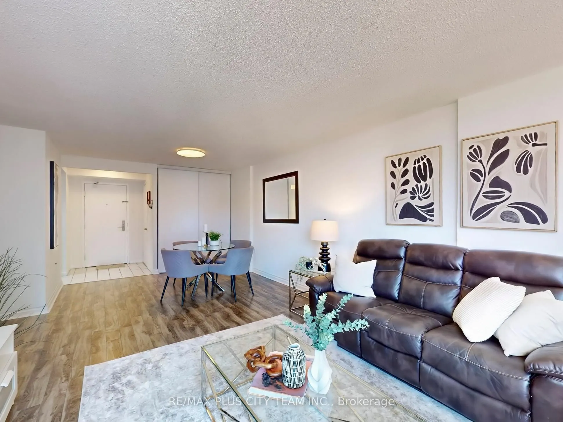 25 Fairview Road W, #605