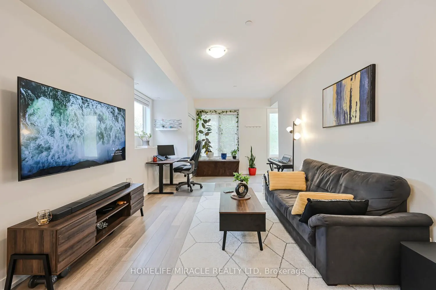 256 ROYAL YORK Road #114