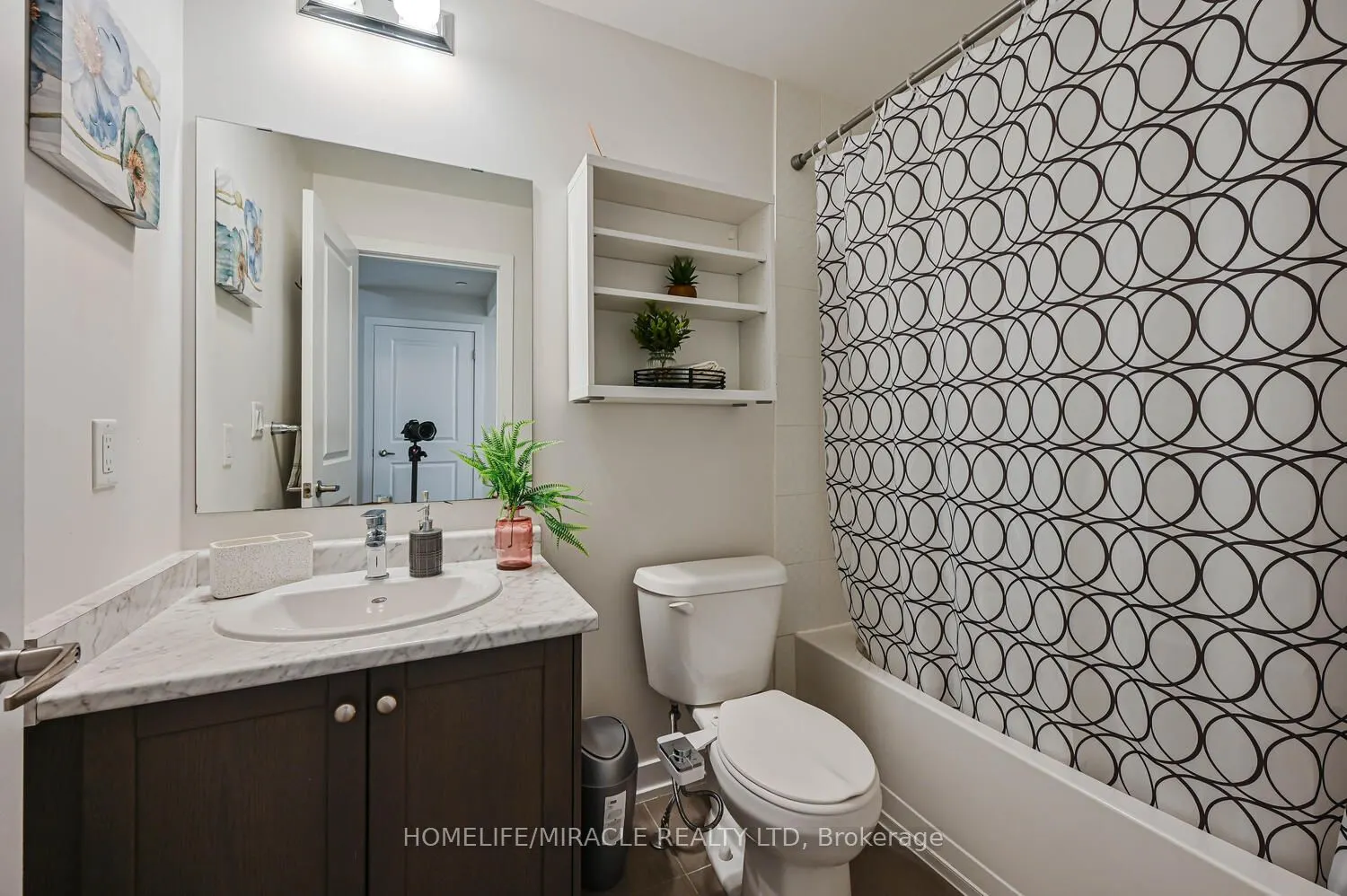 256 ROYAL YORK Road #114