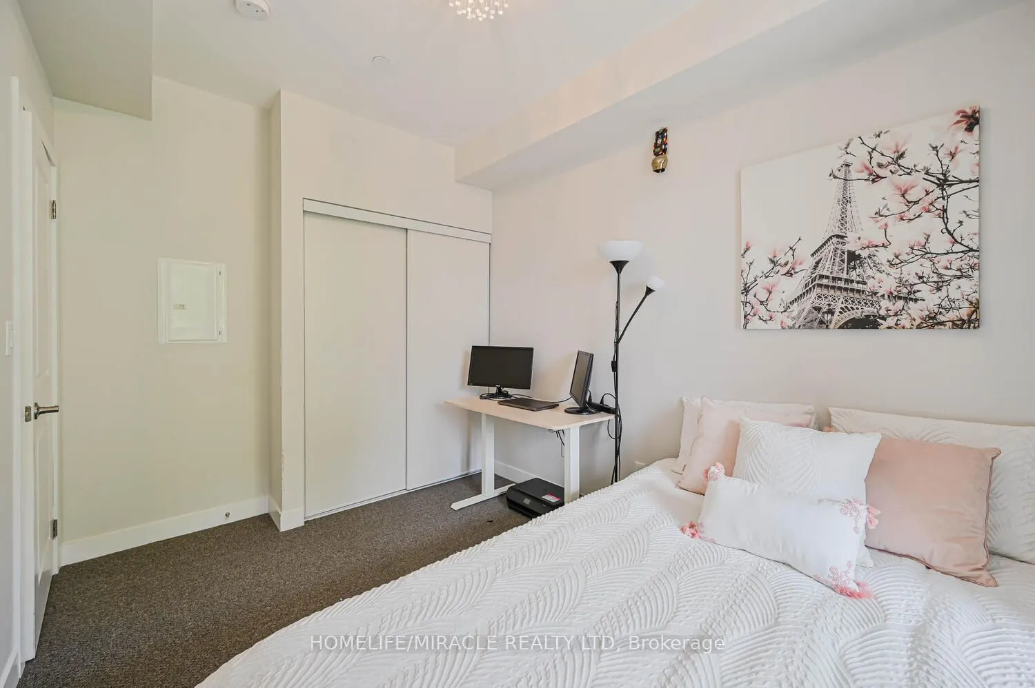 256 ROYAL YORK Road #114
