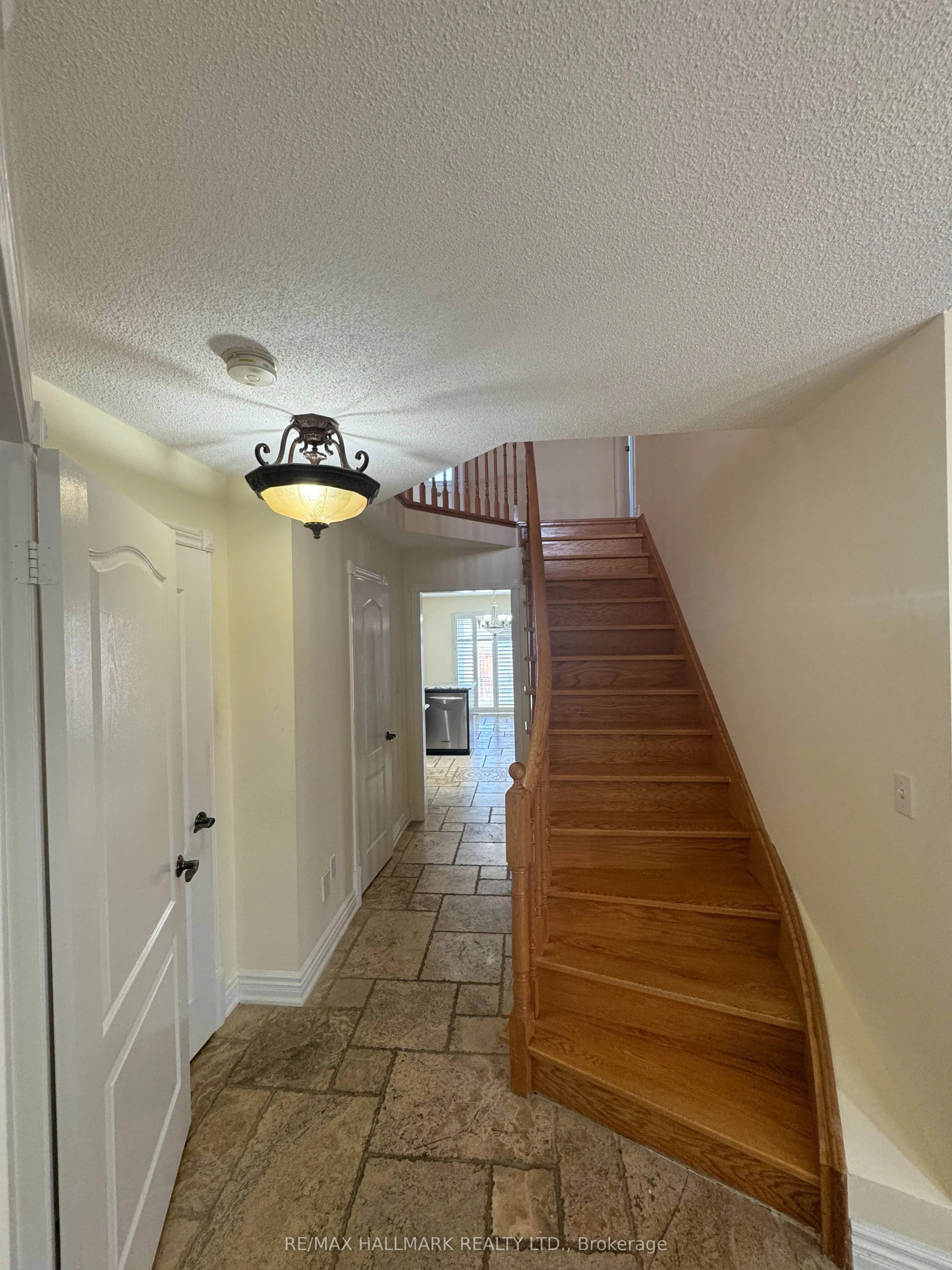 203 Landsbridge Street