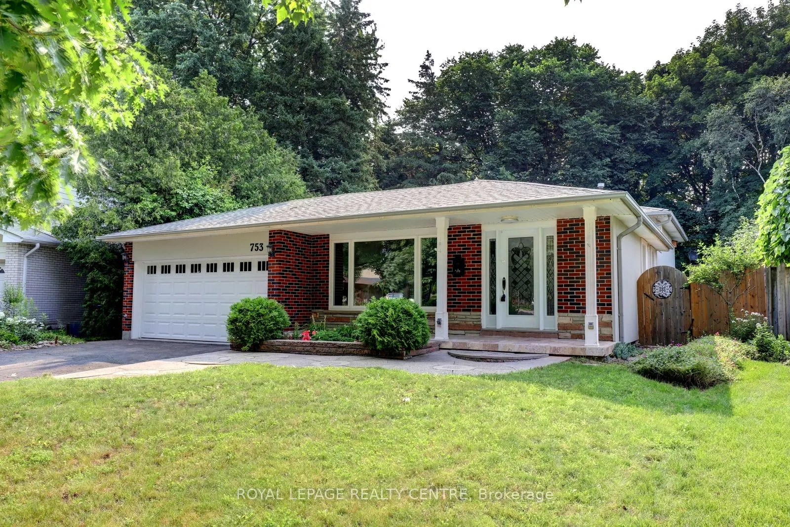 753 Fletcher Valley Crescent