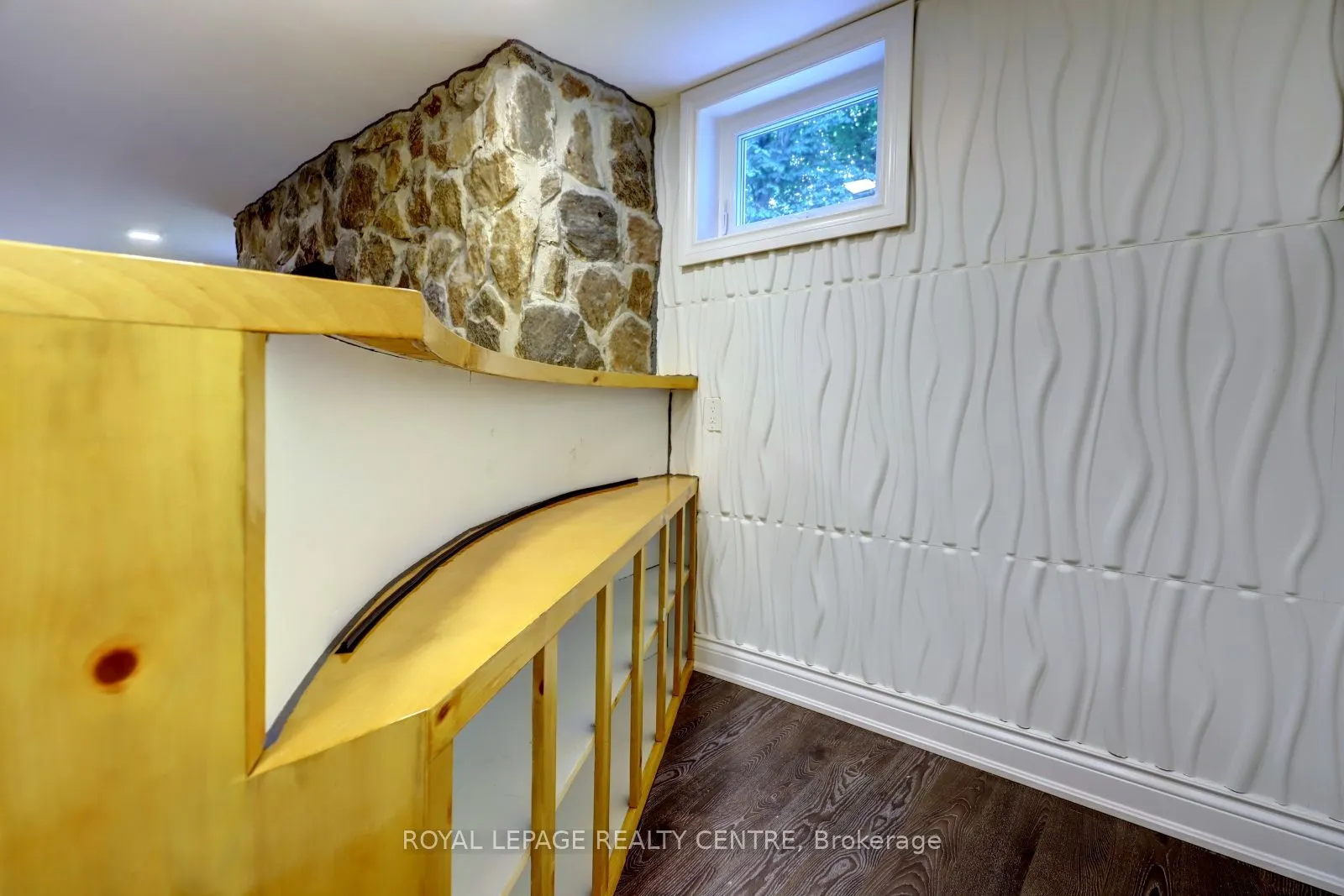 753 Fletcher Valley Crescent