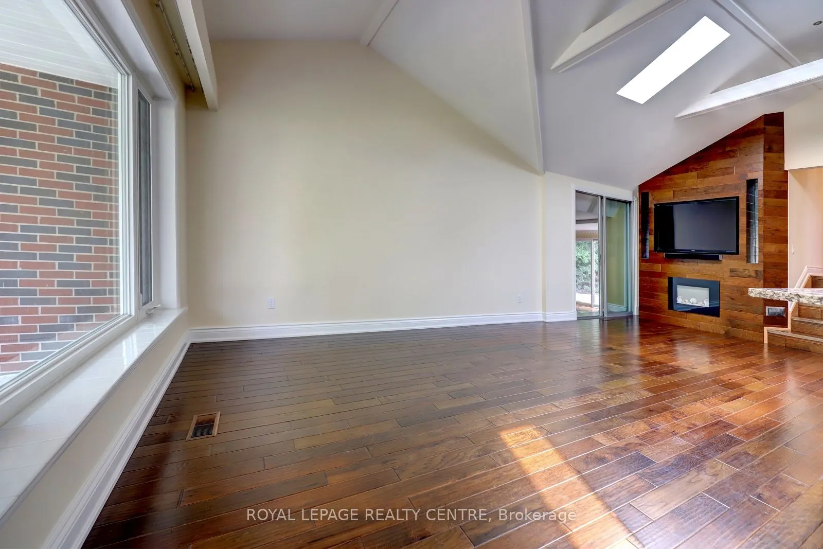 753 Fletcher Valley Crescent