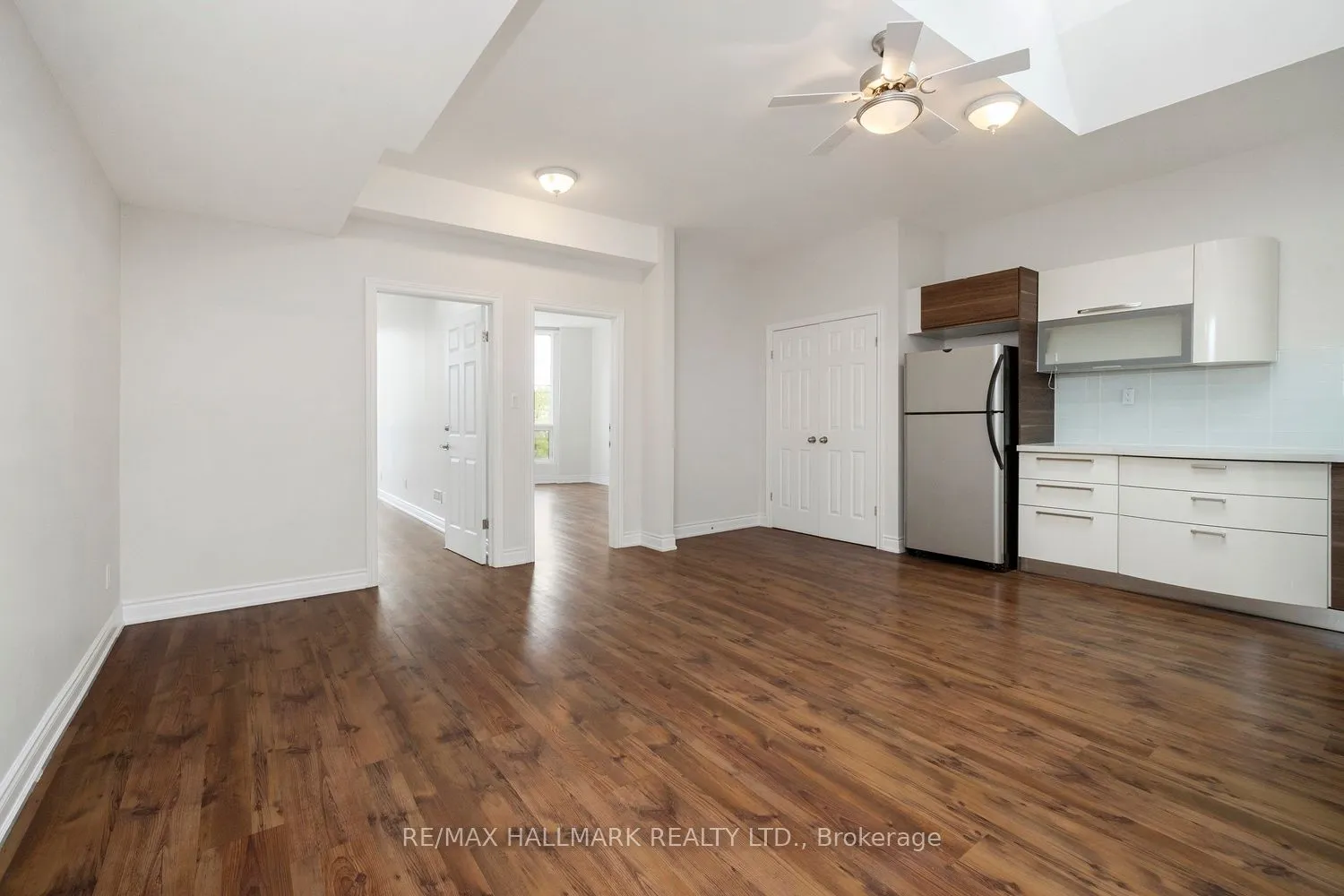 3631 Dundas Street W