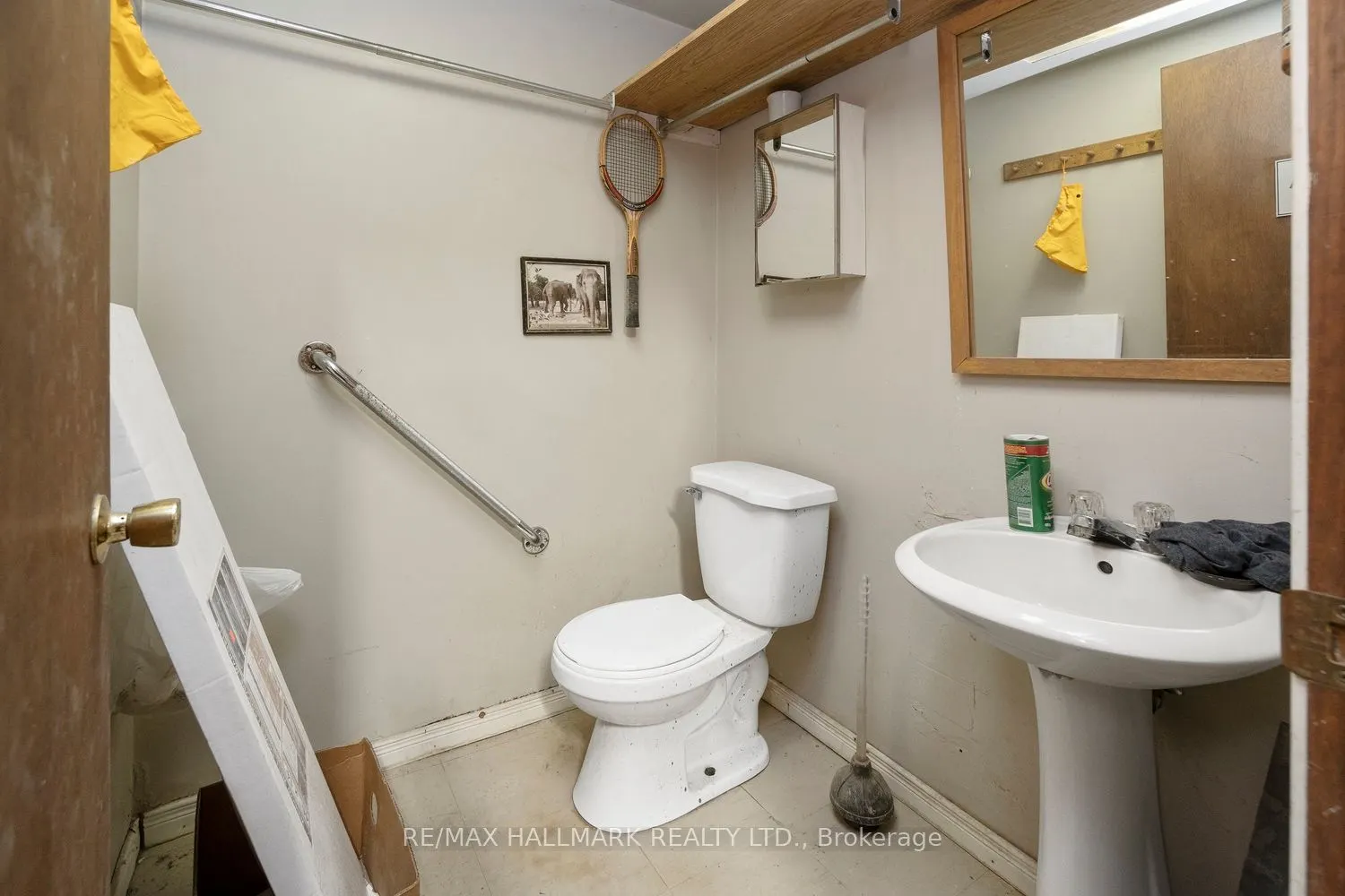 3631 Dundas Street W