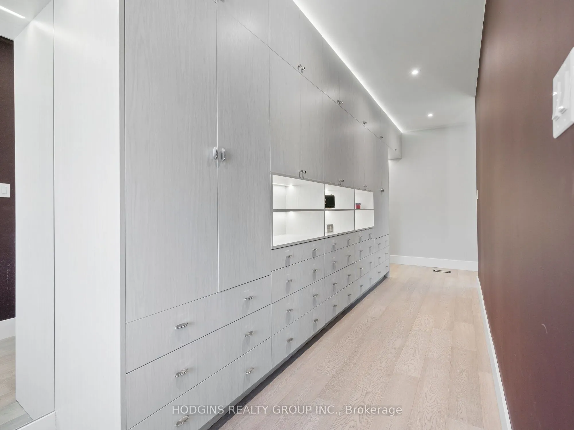1816 Paddock Crescent