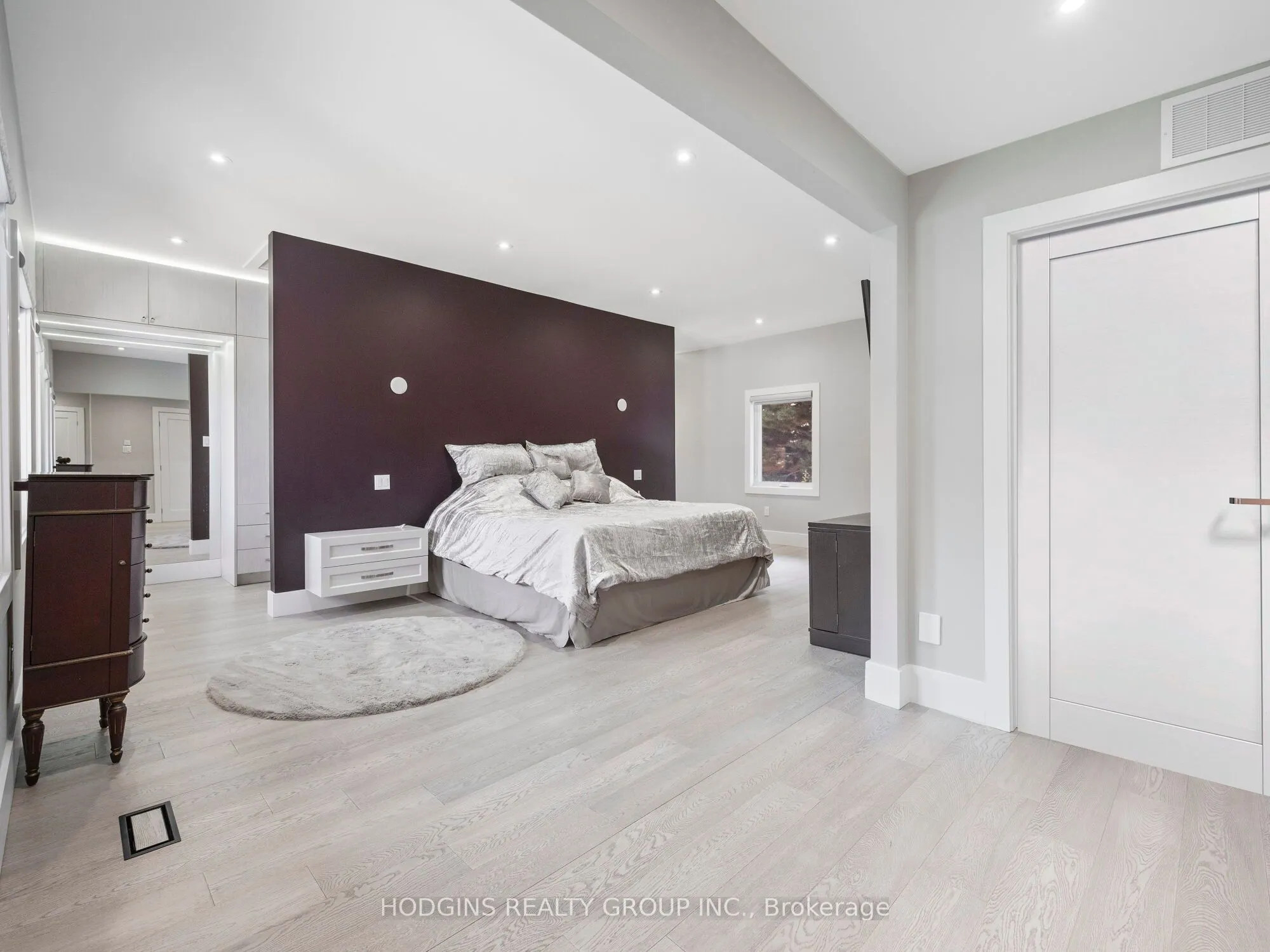 1816 Paddock Crescent