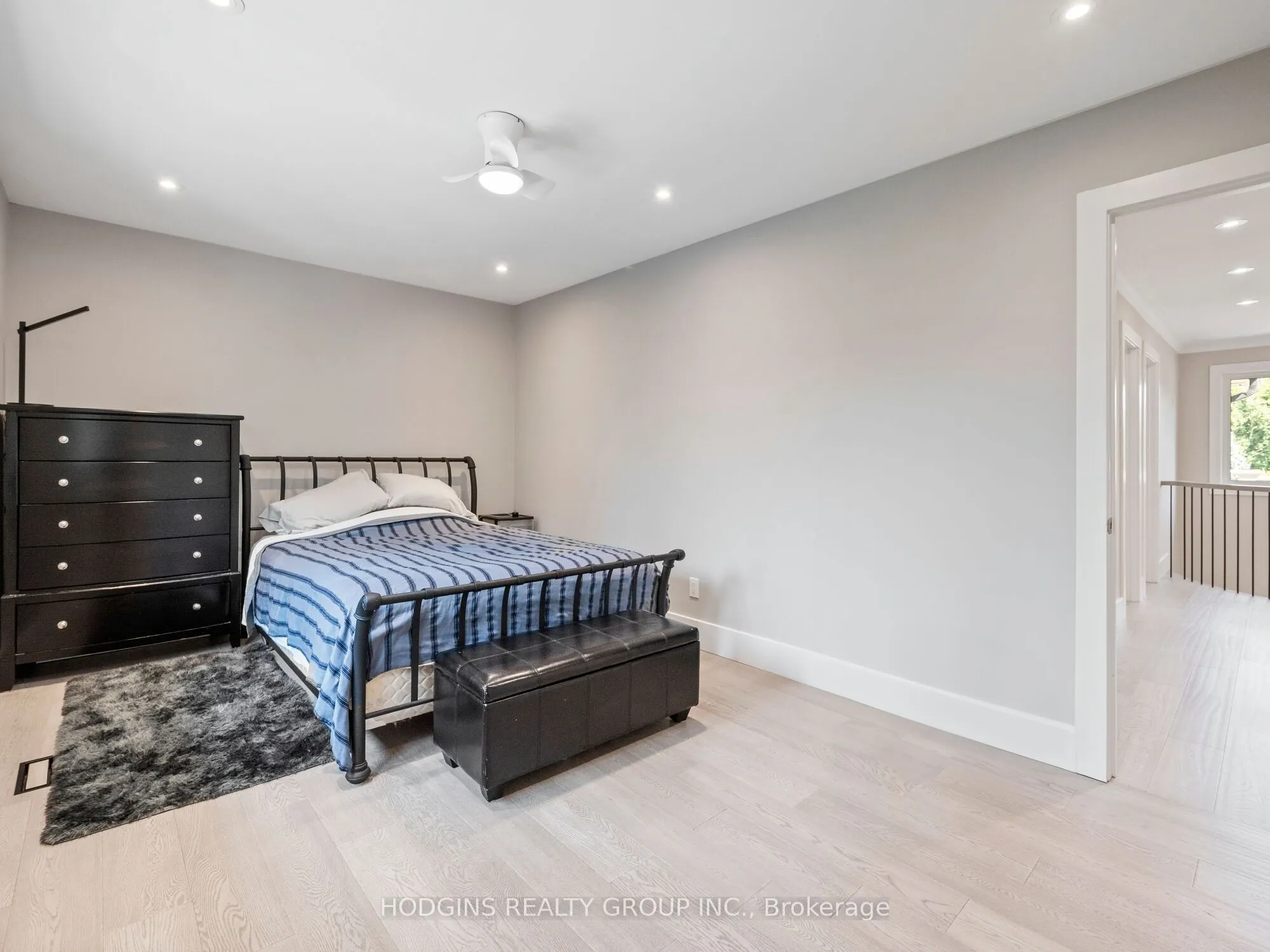 1816 Paddock Crescent