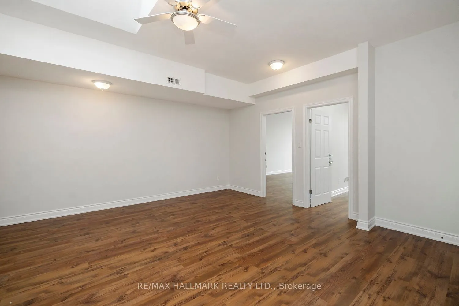 3631 Dundas Street W