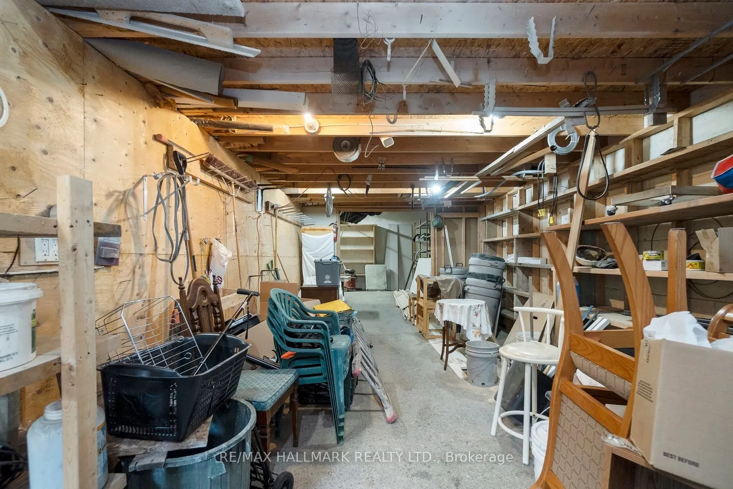 3631 Dundas Street W