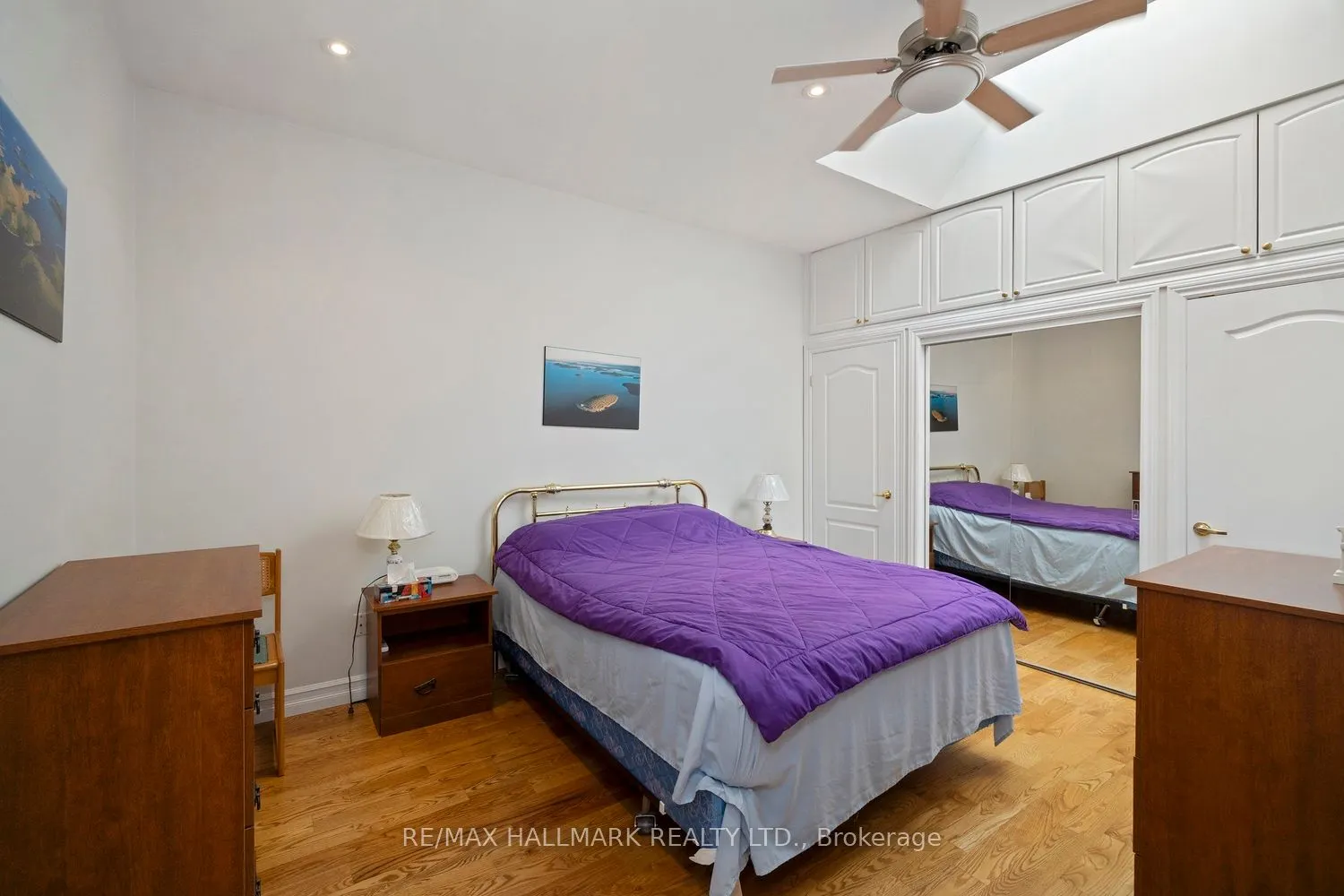3631 Dundas Street W