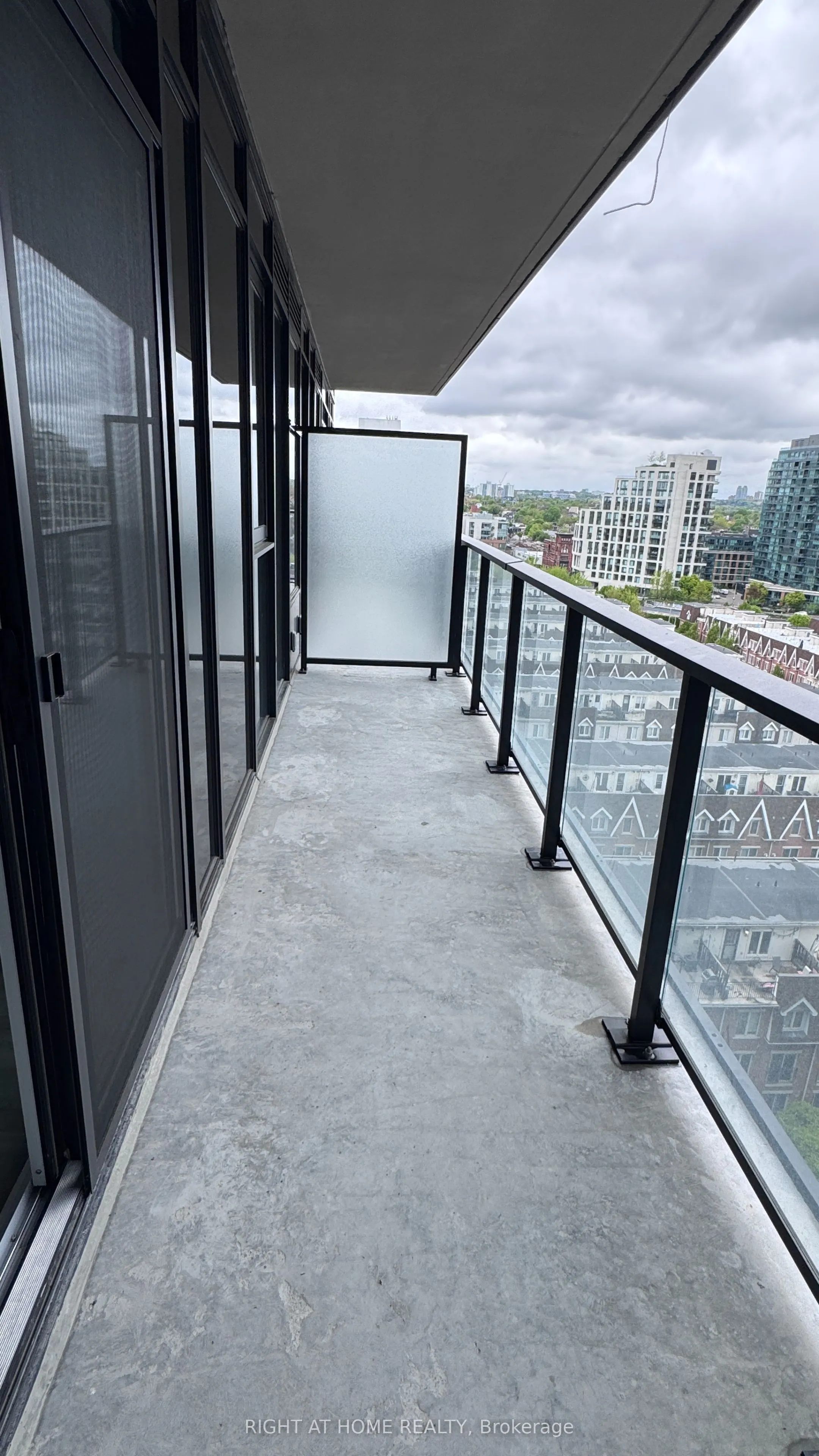 285 Dufferin Street #1027