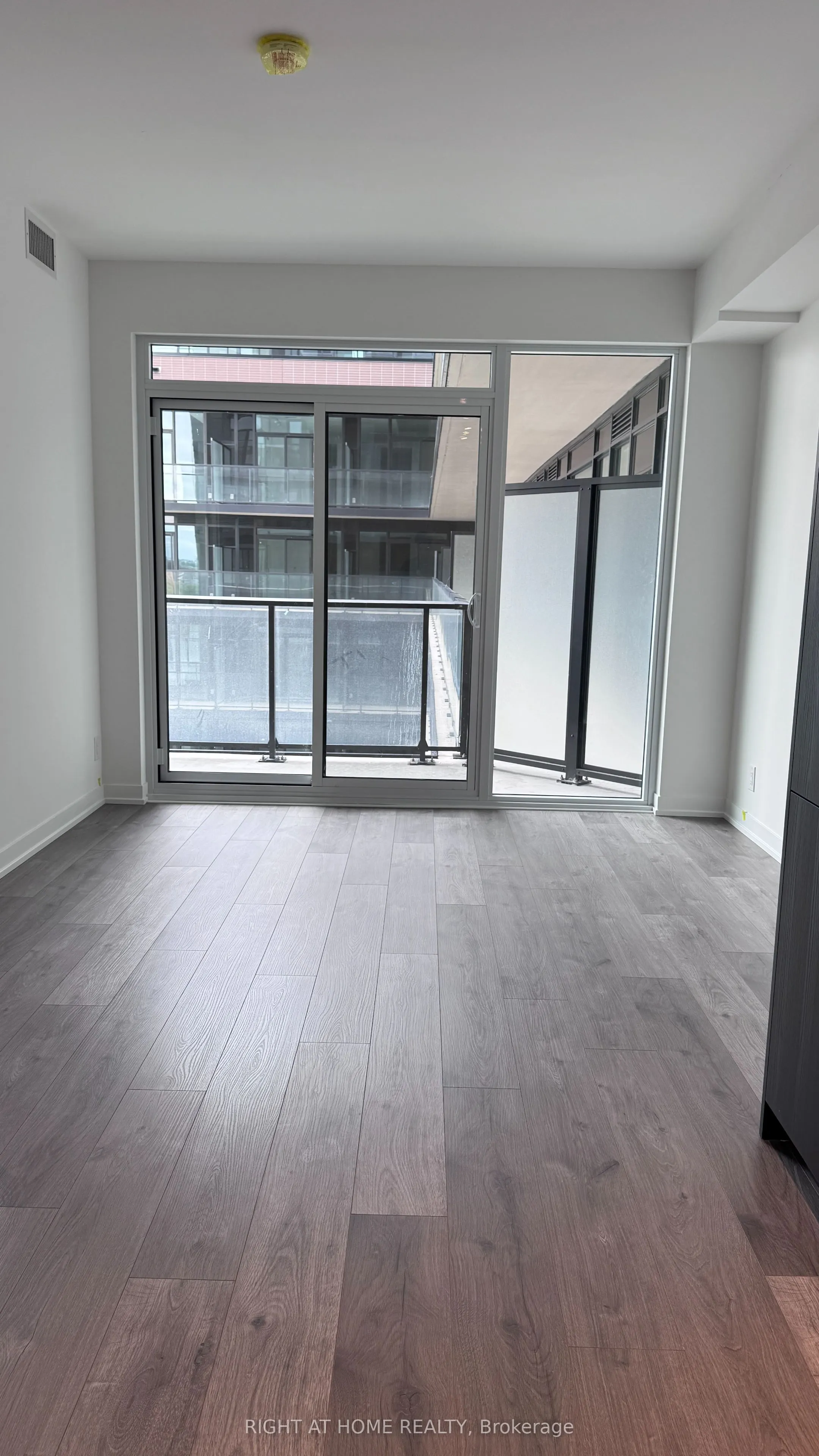 285 Dufferin Street #1027