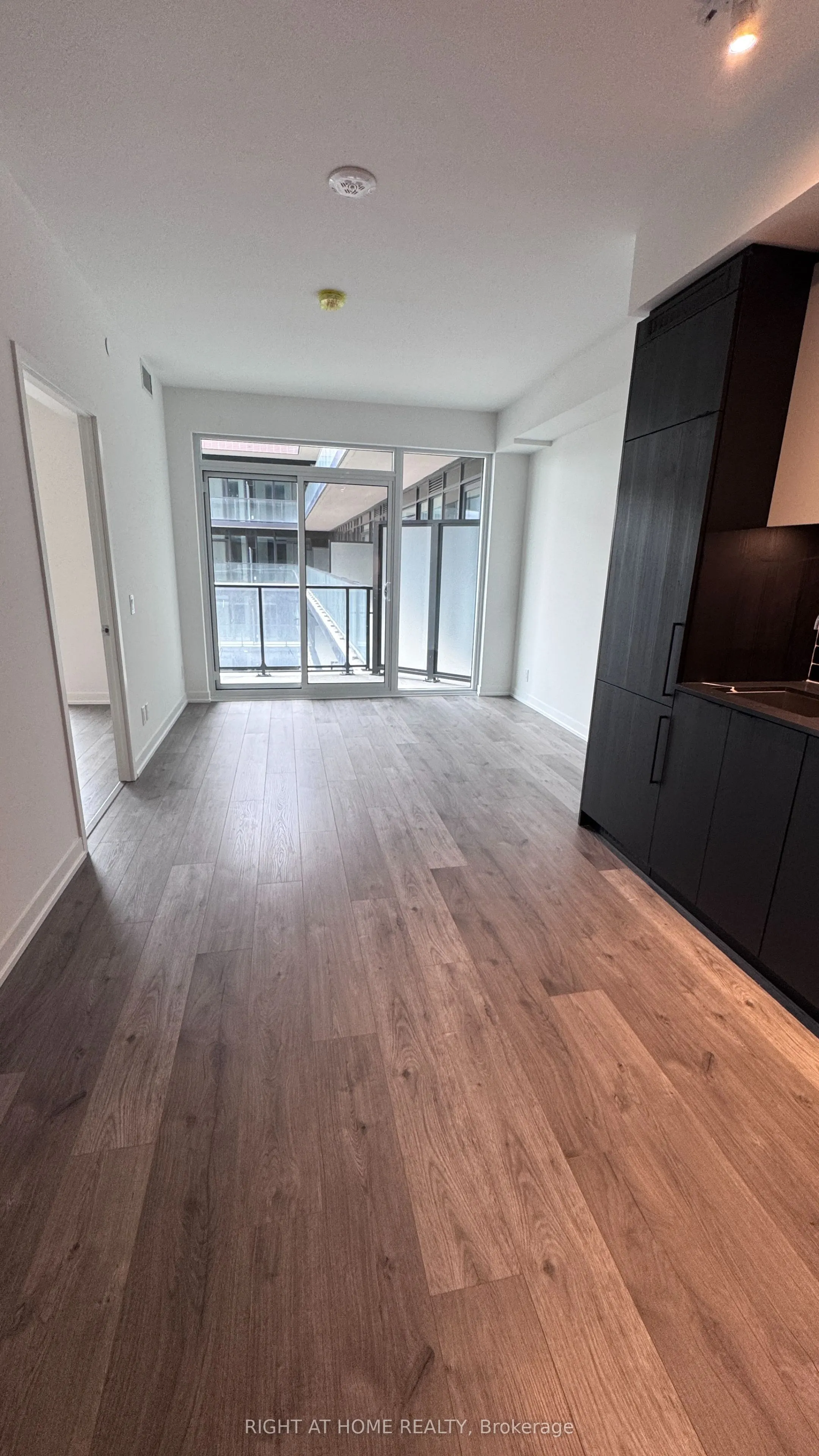 285 Dufferin Street #1027