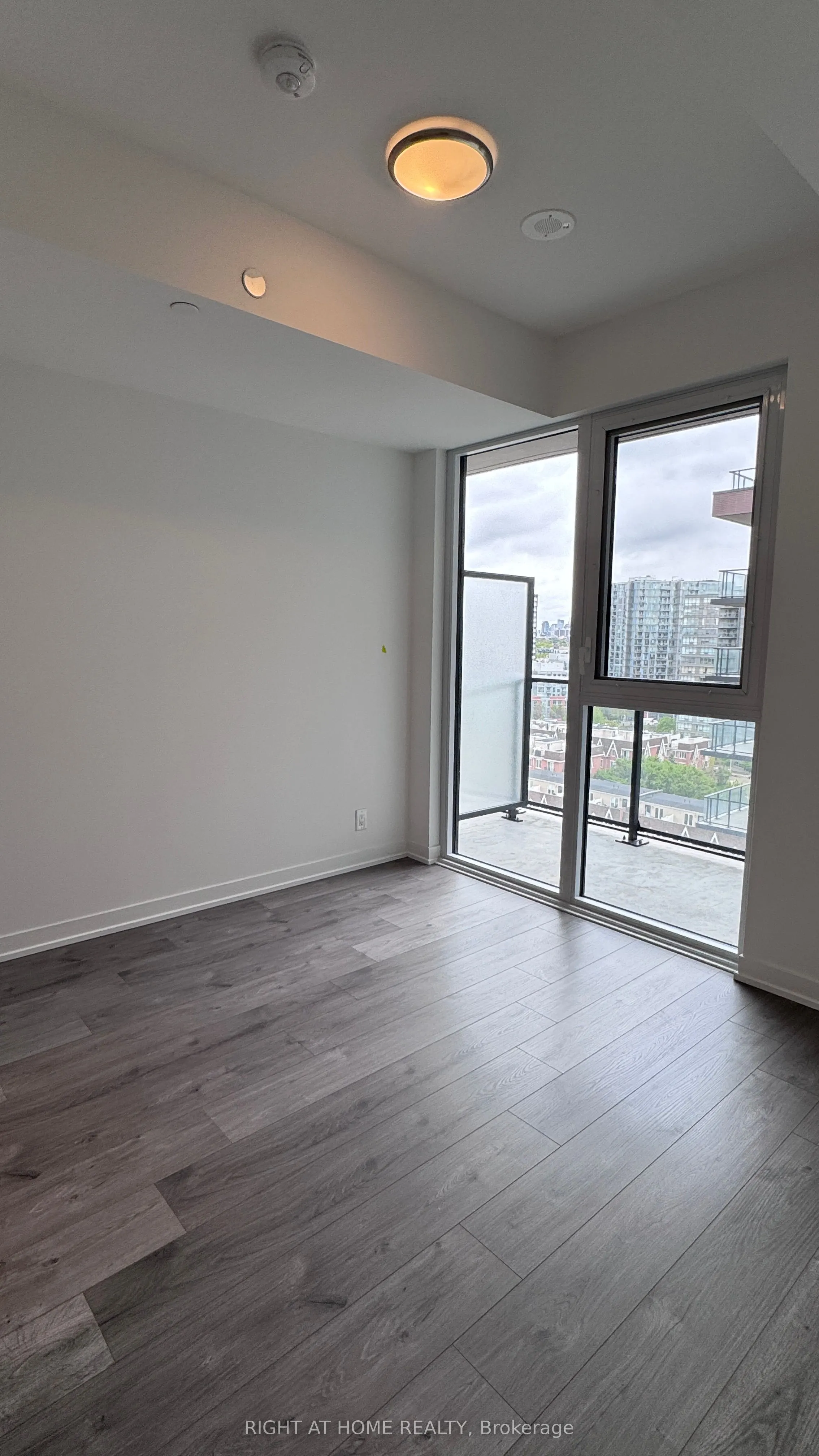 285 Dufferin Street #1027