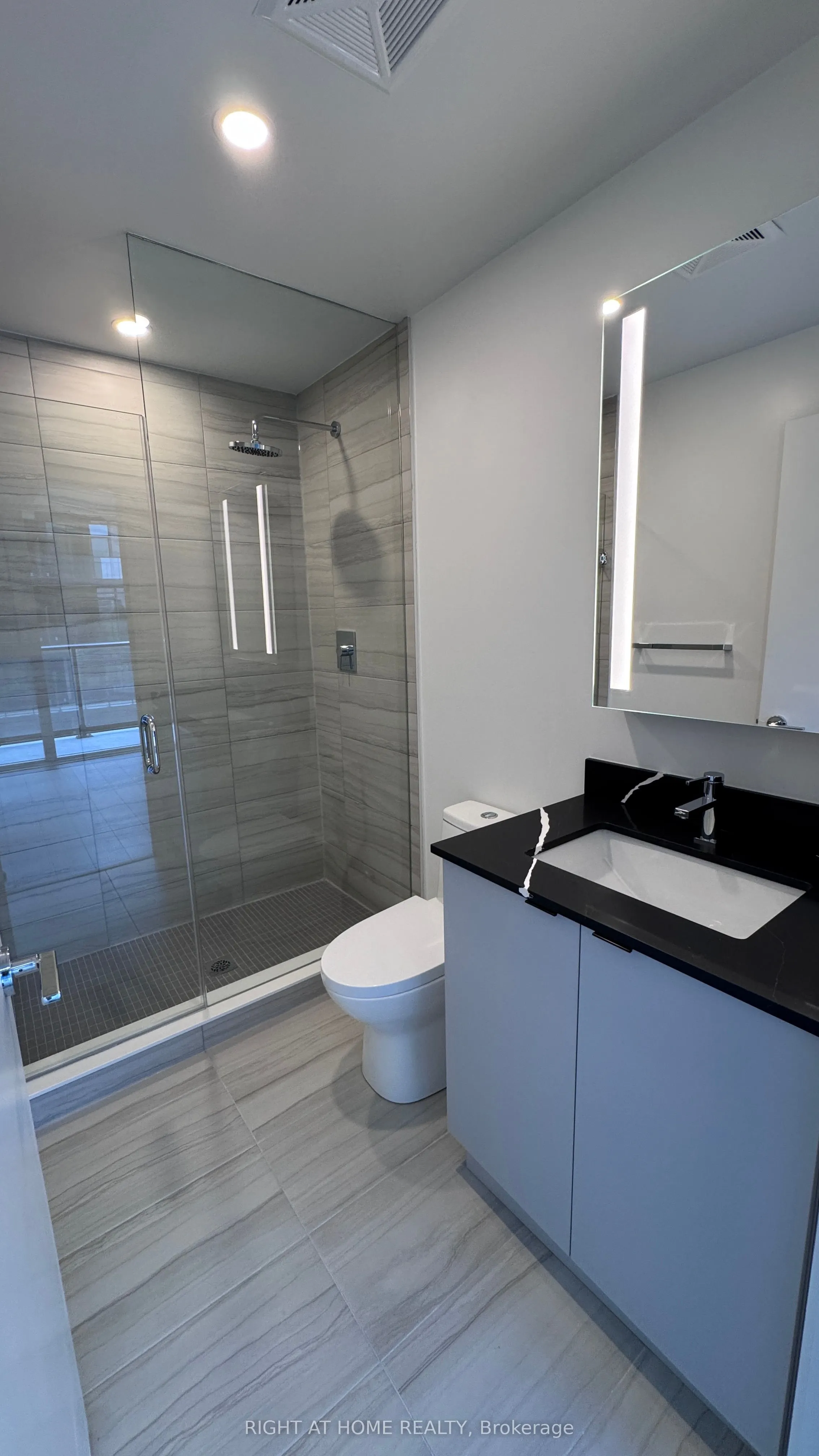 285 Dufferin Street #1027