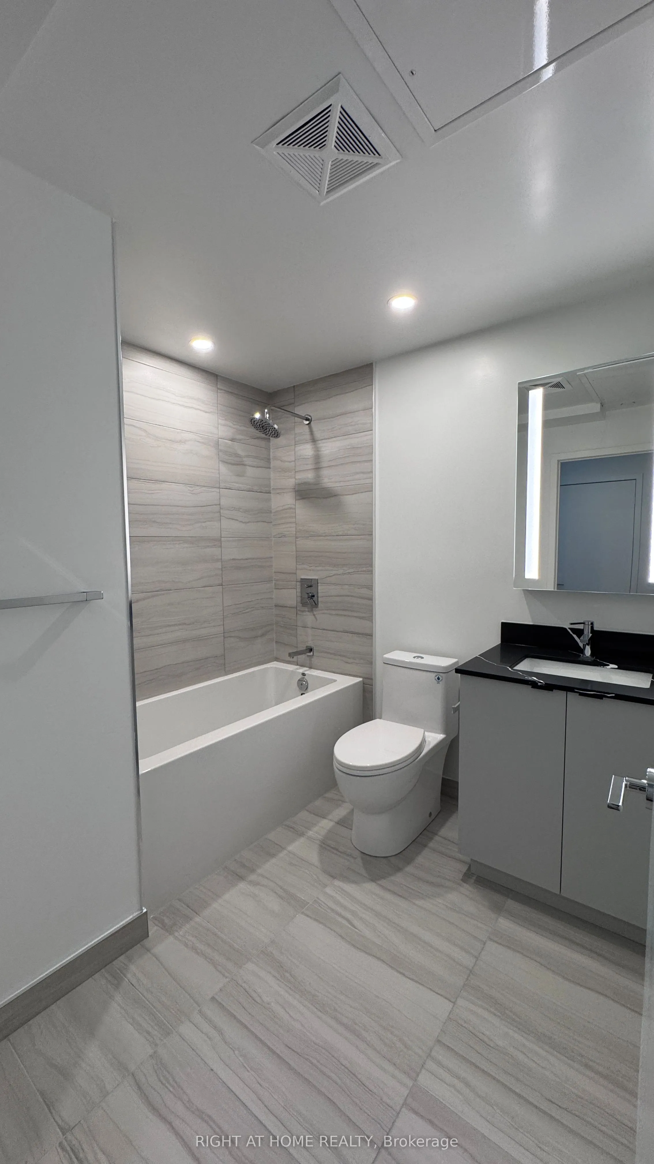 285 Dufferin Street #1027