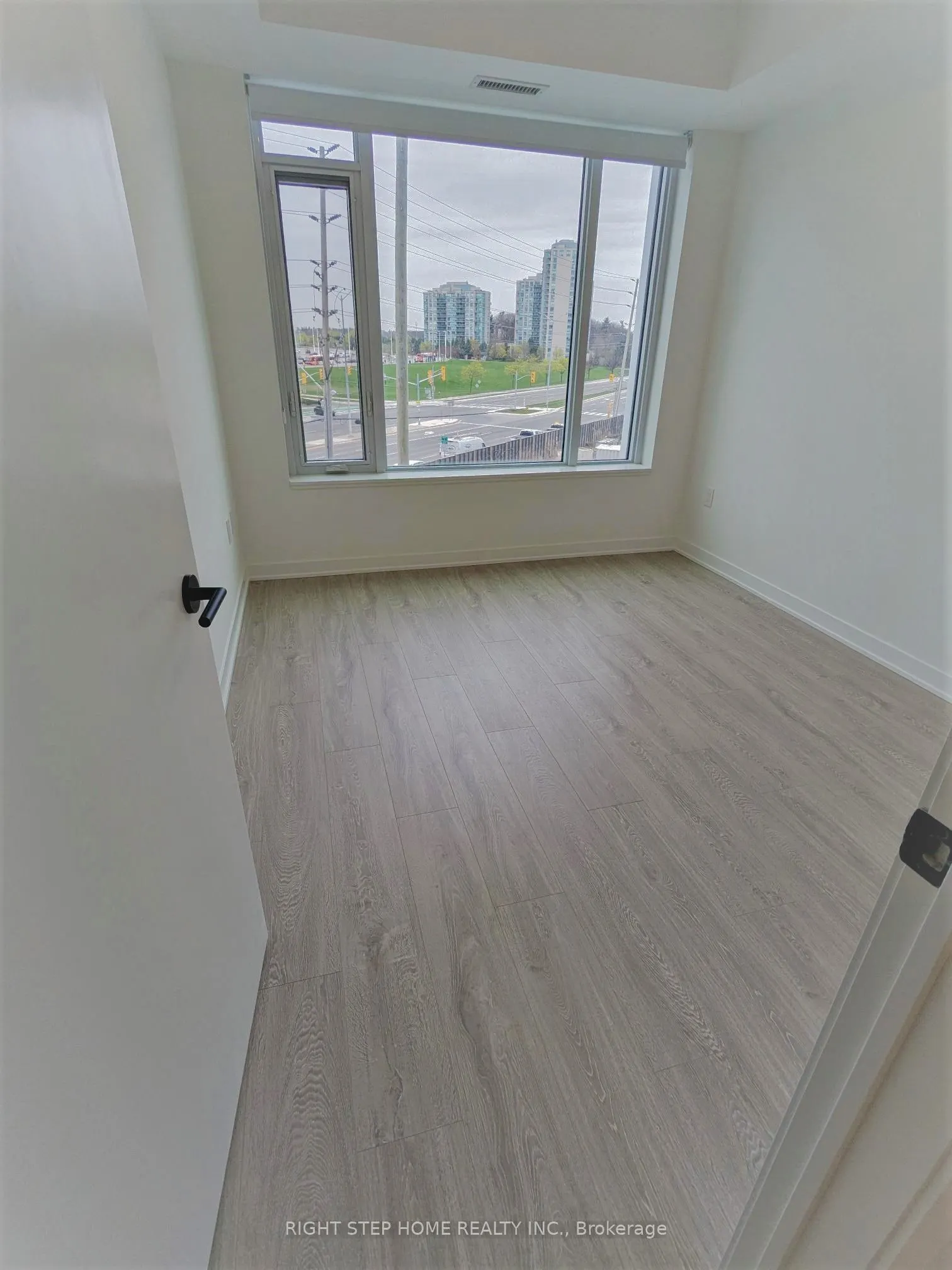 2495 Eglinton Avenue W, #409