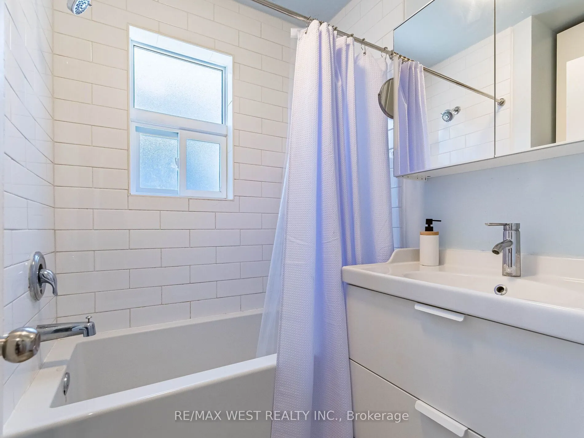 76 Laburnham Avenue