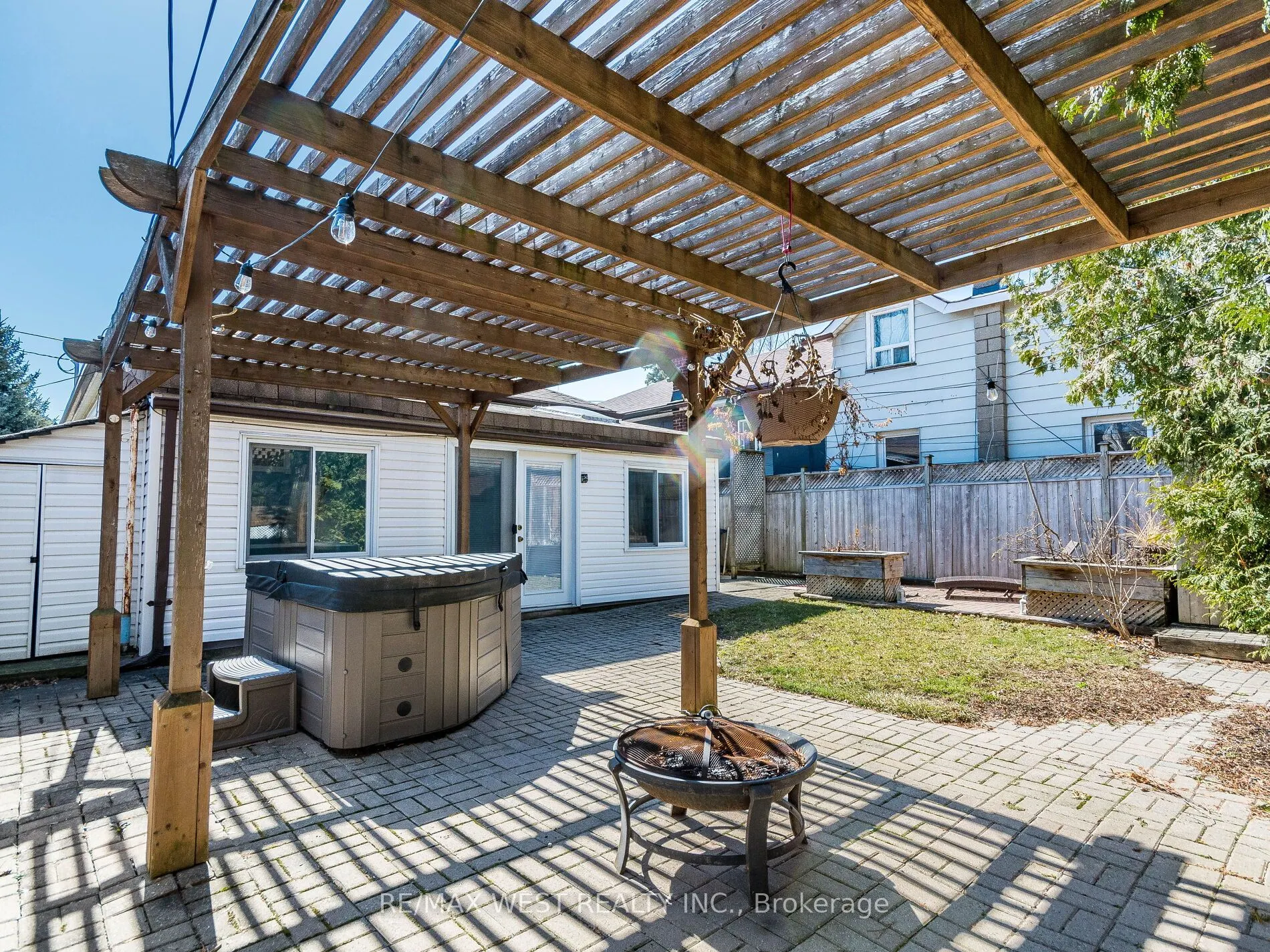 76 Laburnham Avenue