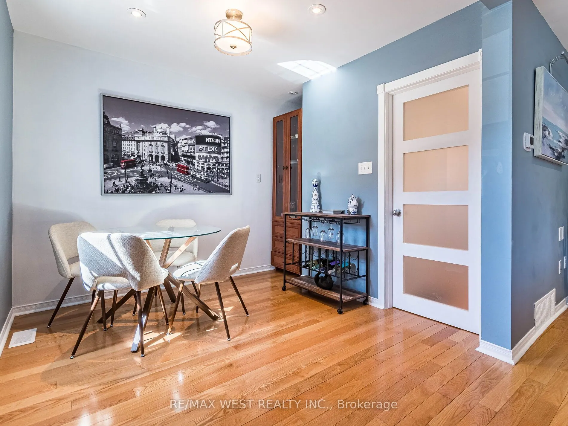 76 Laburnham Avenue