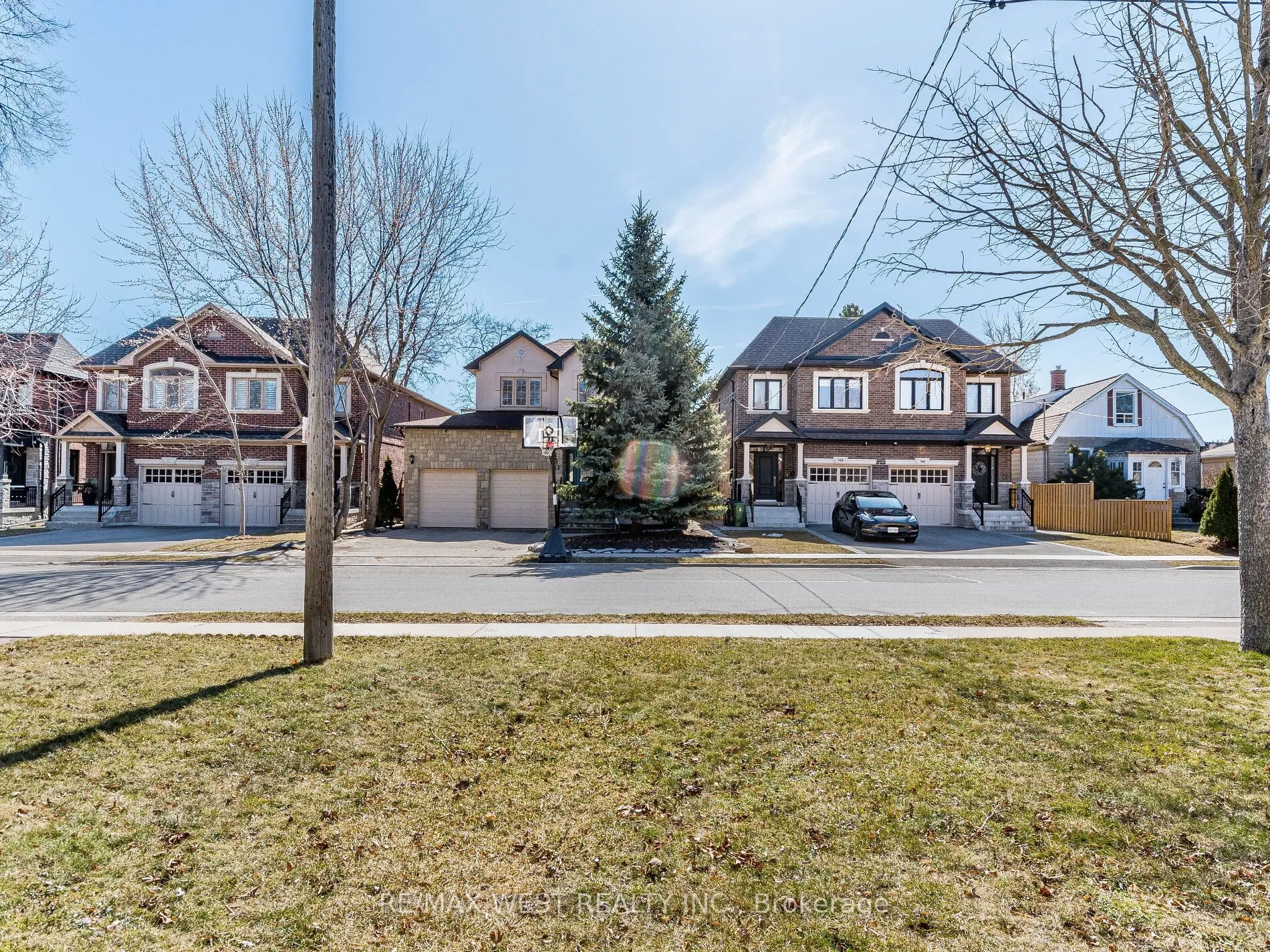 76 Laburnham Avenue