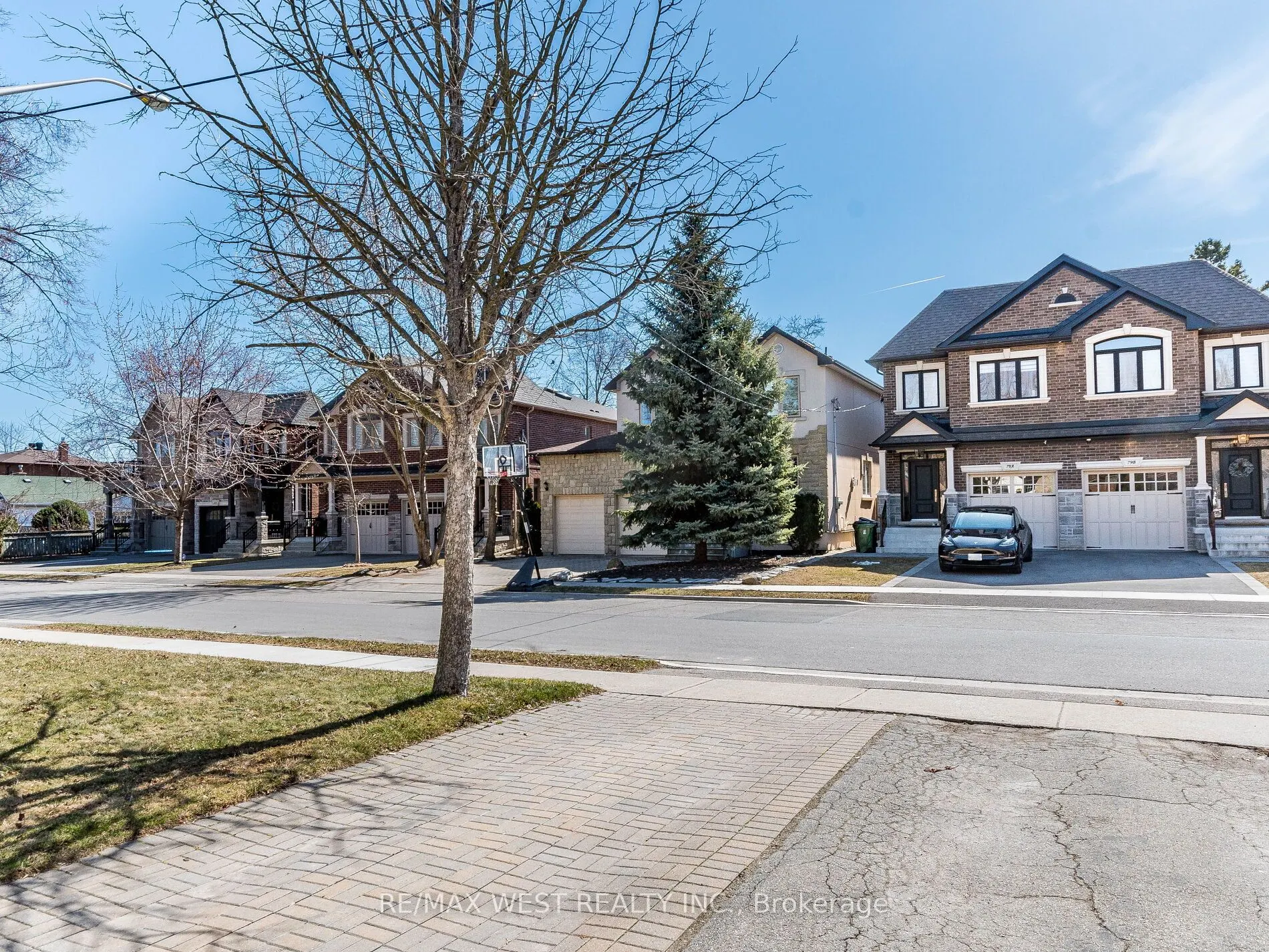 76 Laburnham Avenue
