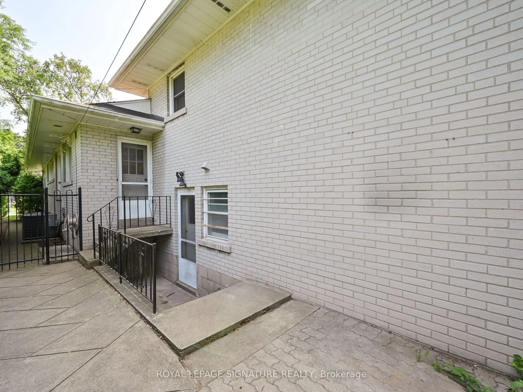 1441 Clarkson Road N