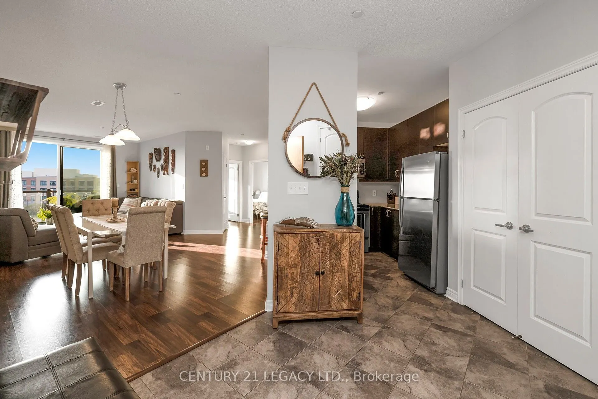 383 Main Street E, #424