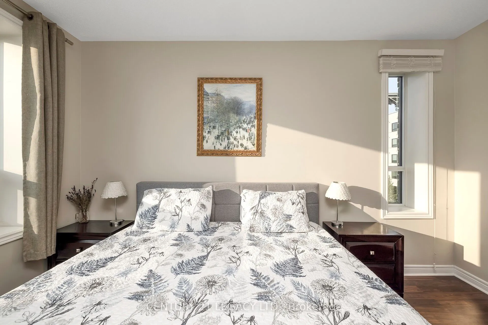 383 Main Street E, #424