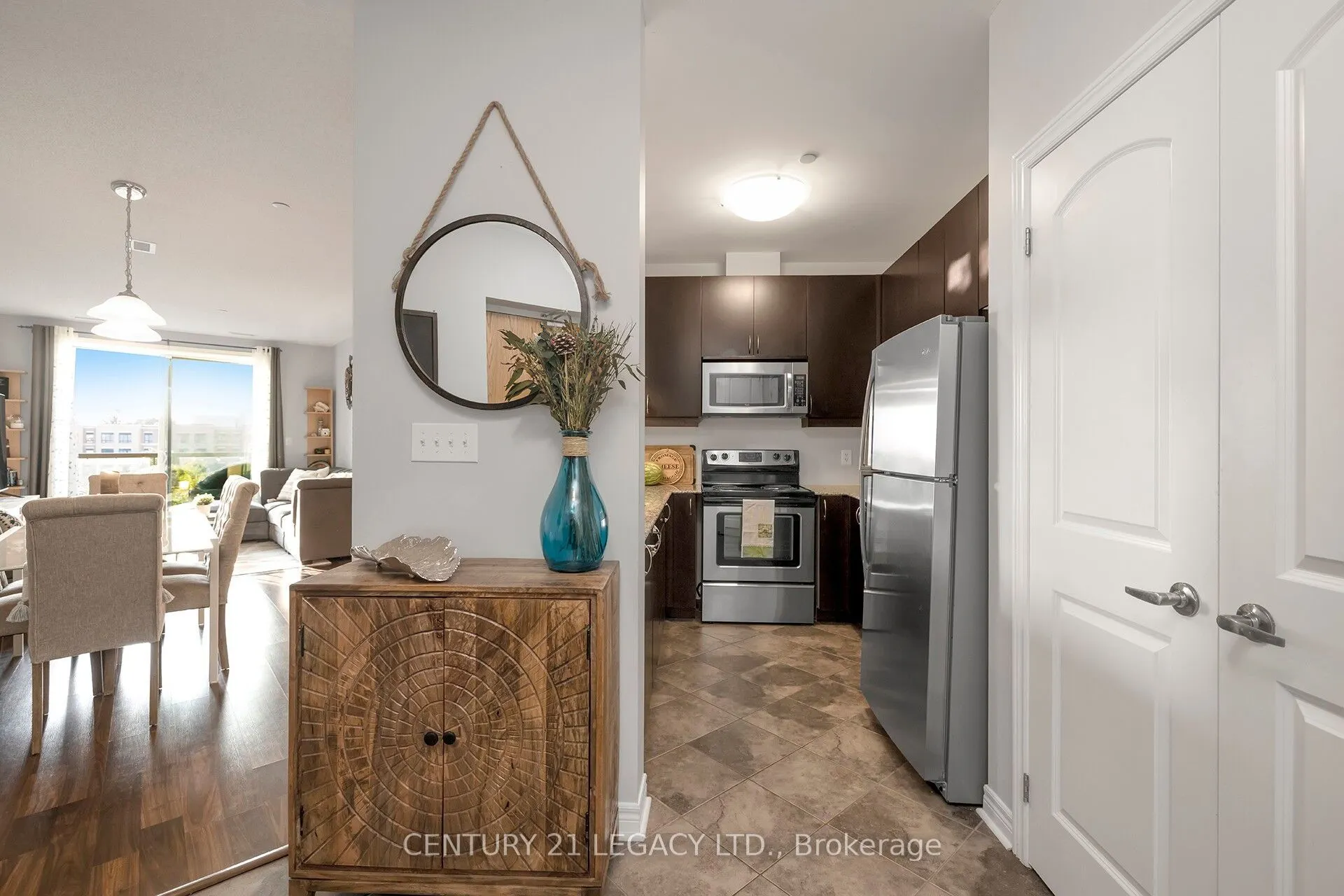 383 Main Street E, #424