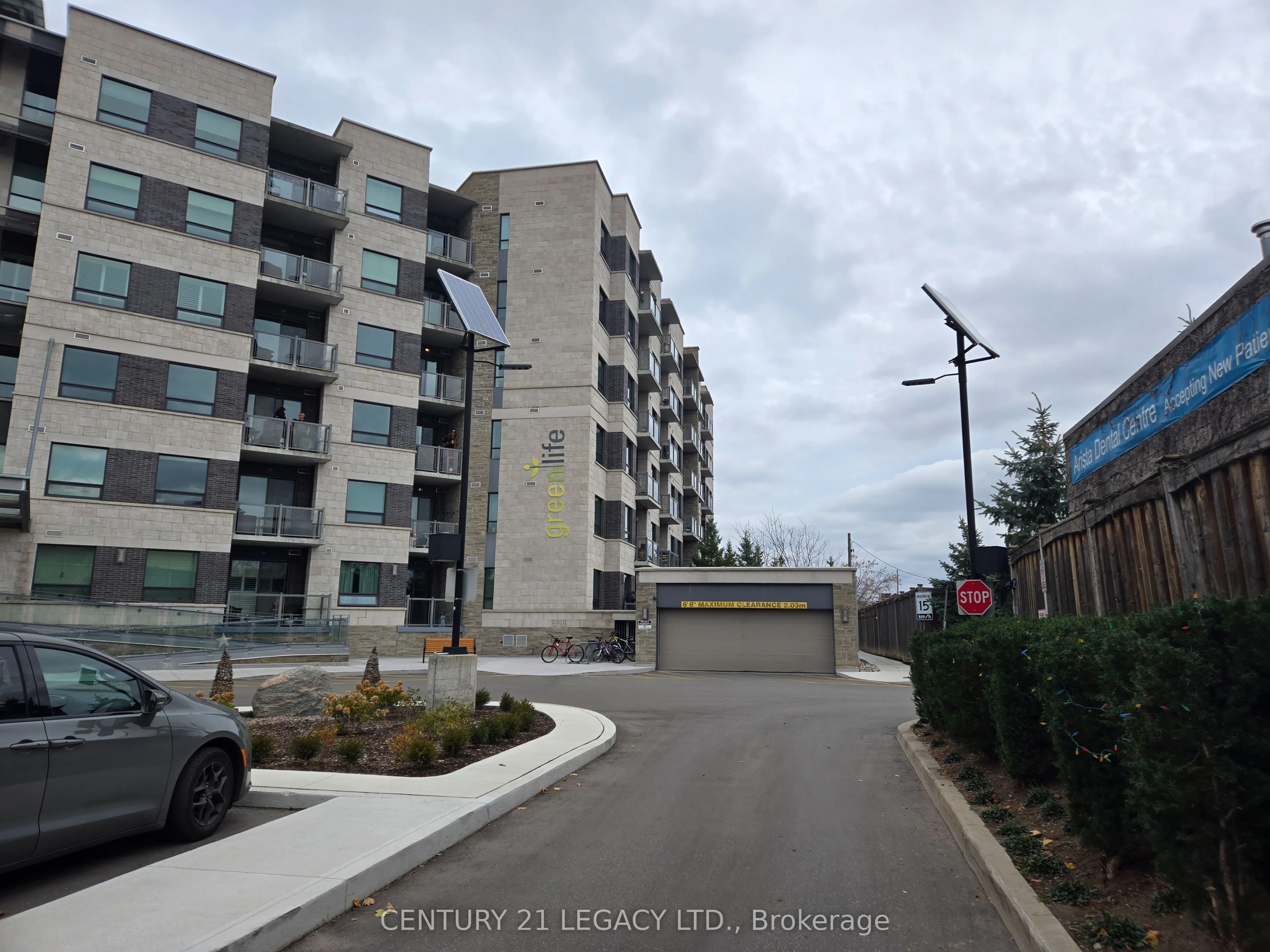 383 Main Street E, #424