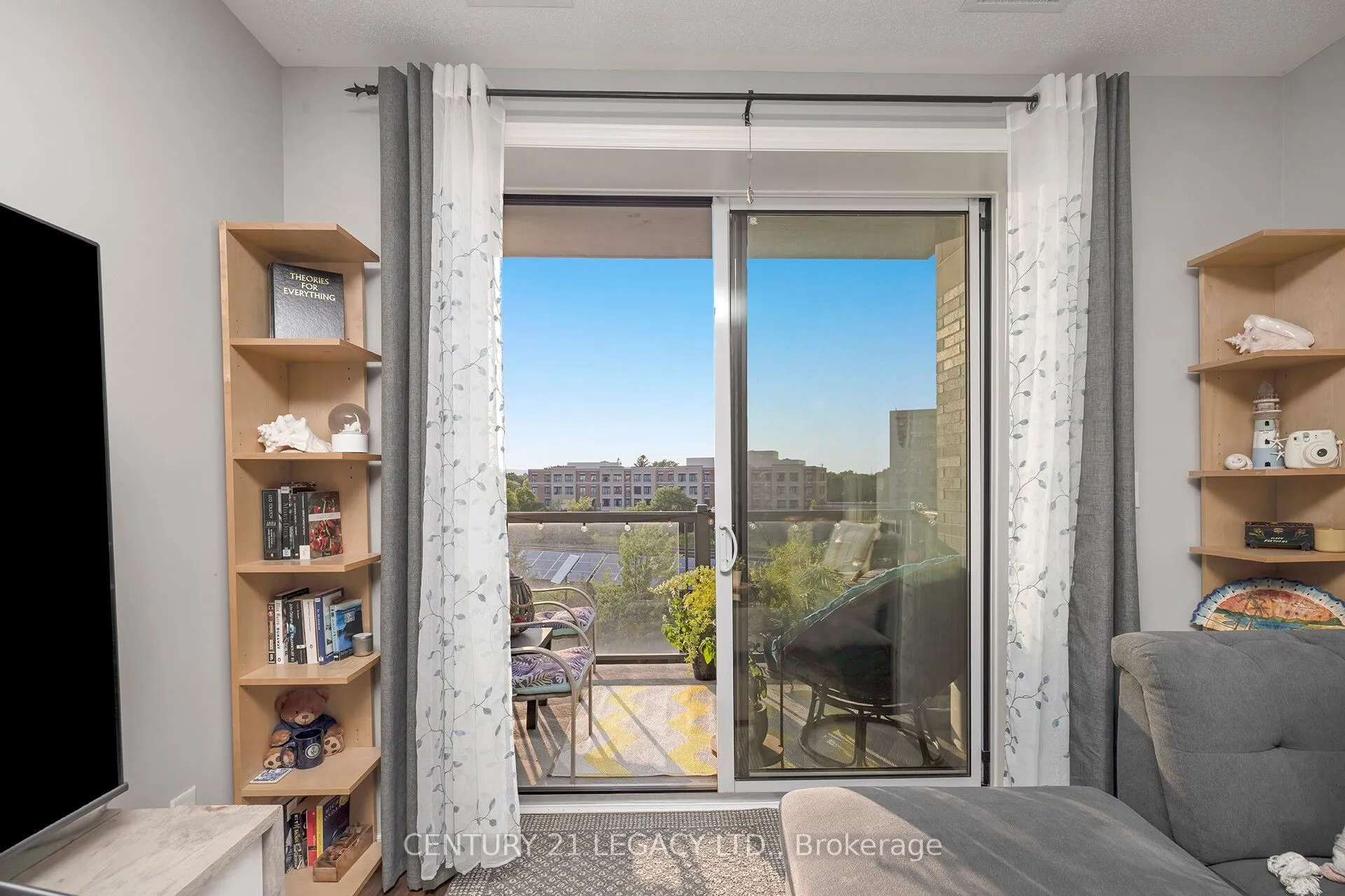 383 Main Street E, #424