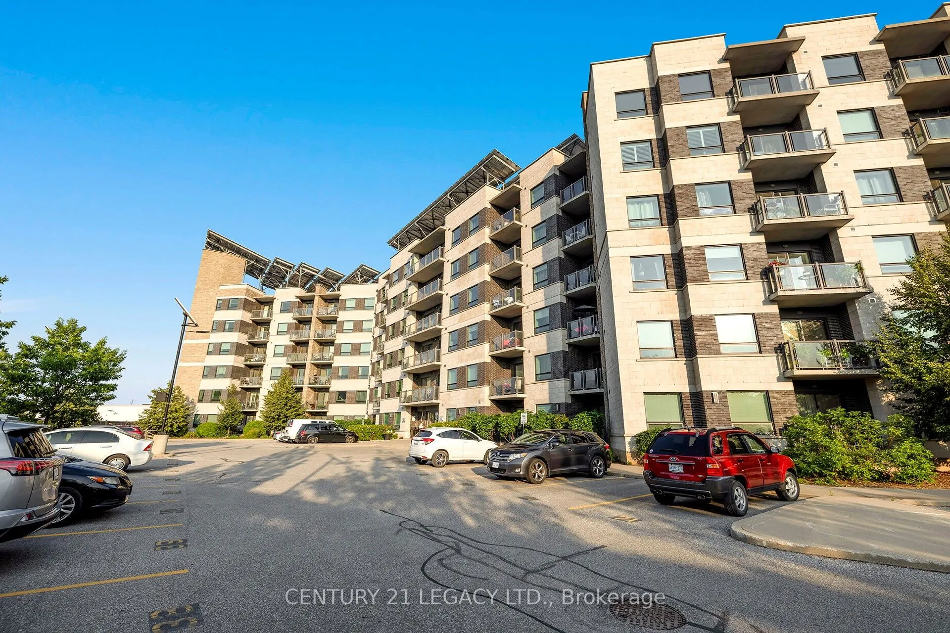 383 Main Street E, #424