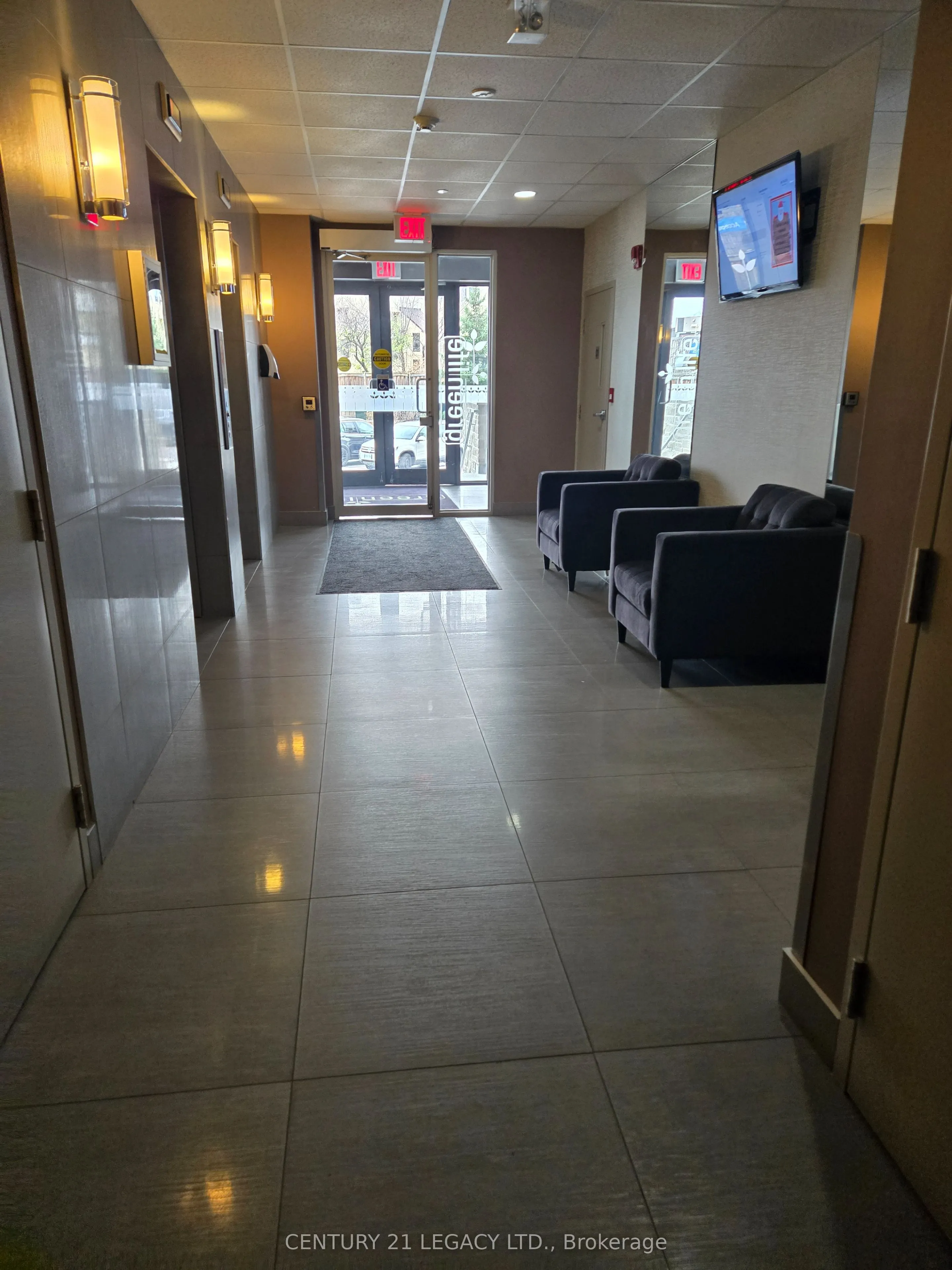 383 Main Street E, #424