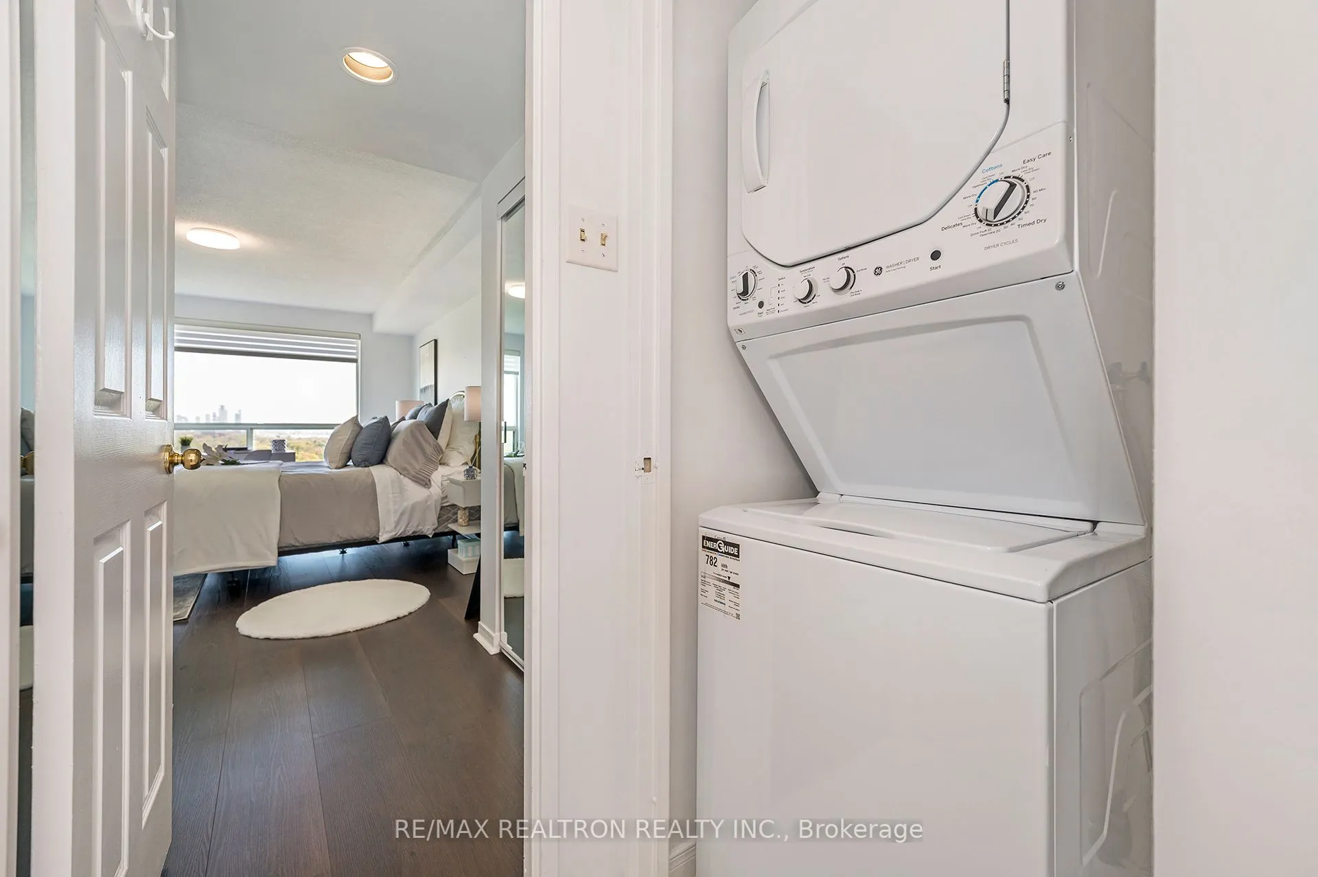 2155 Burnhamthorpe Road W, #1301