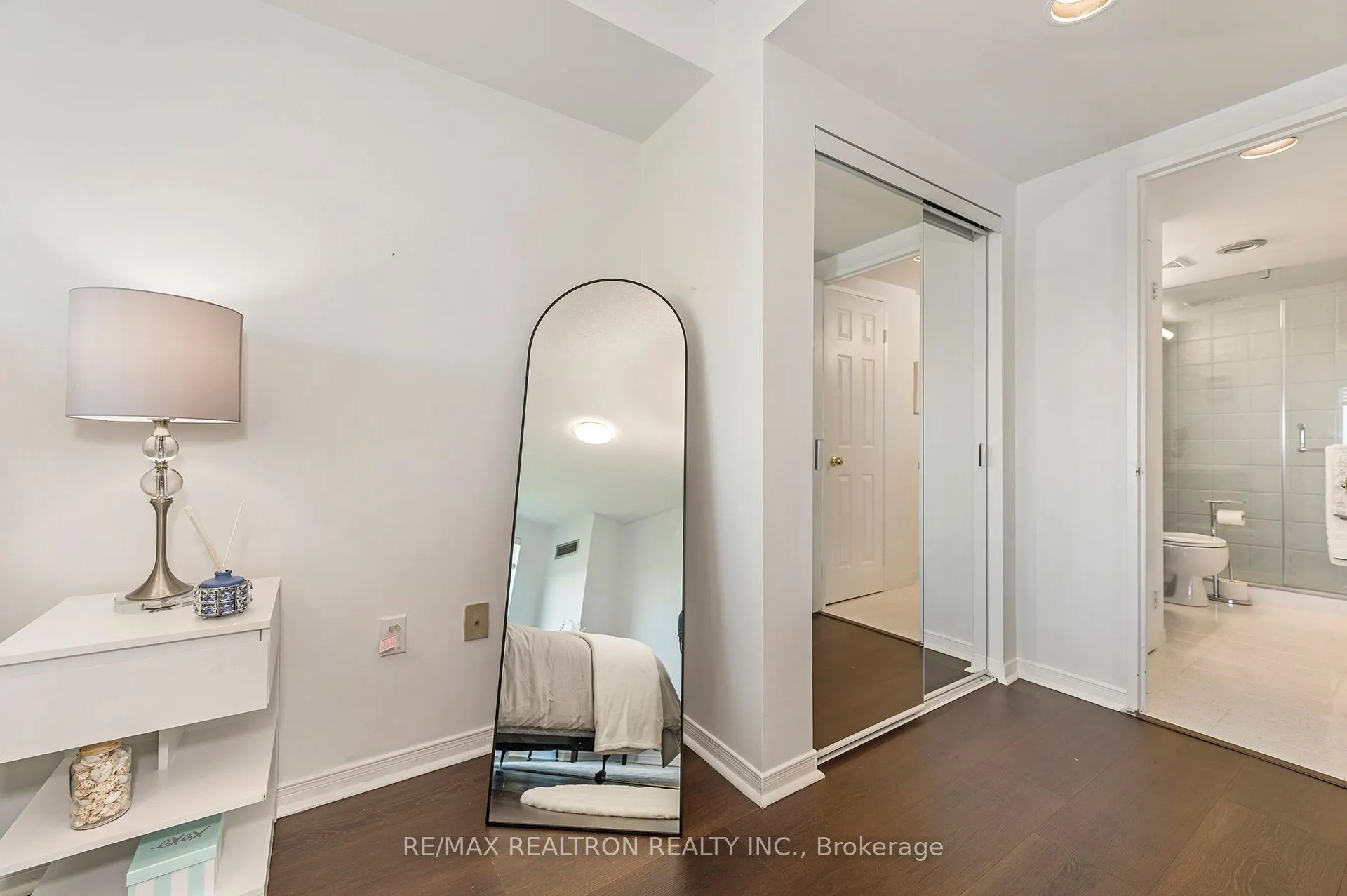 2155 Burnhamthorpe Road W, #1301