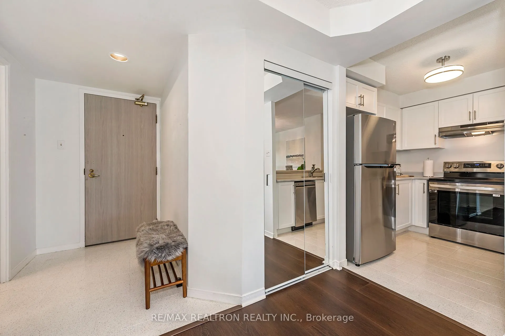 2155 Burnhamthorpe Road W, #1301