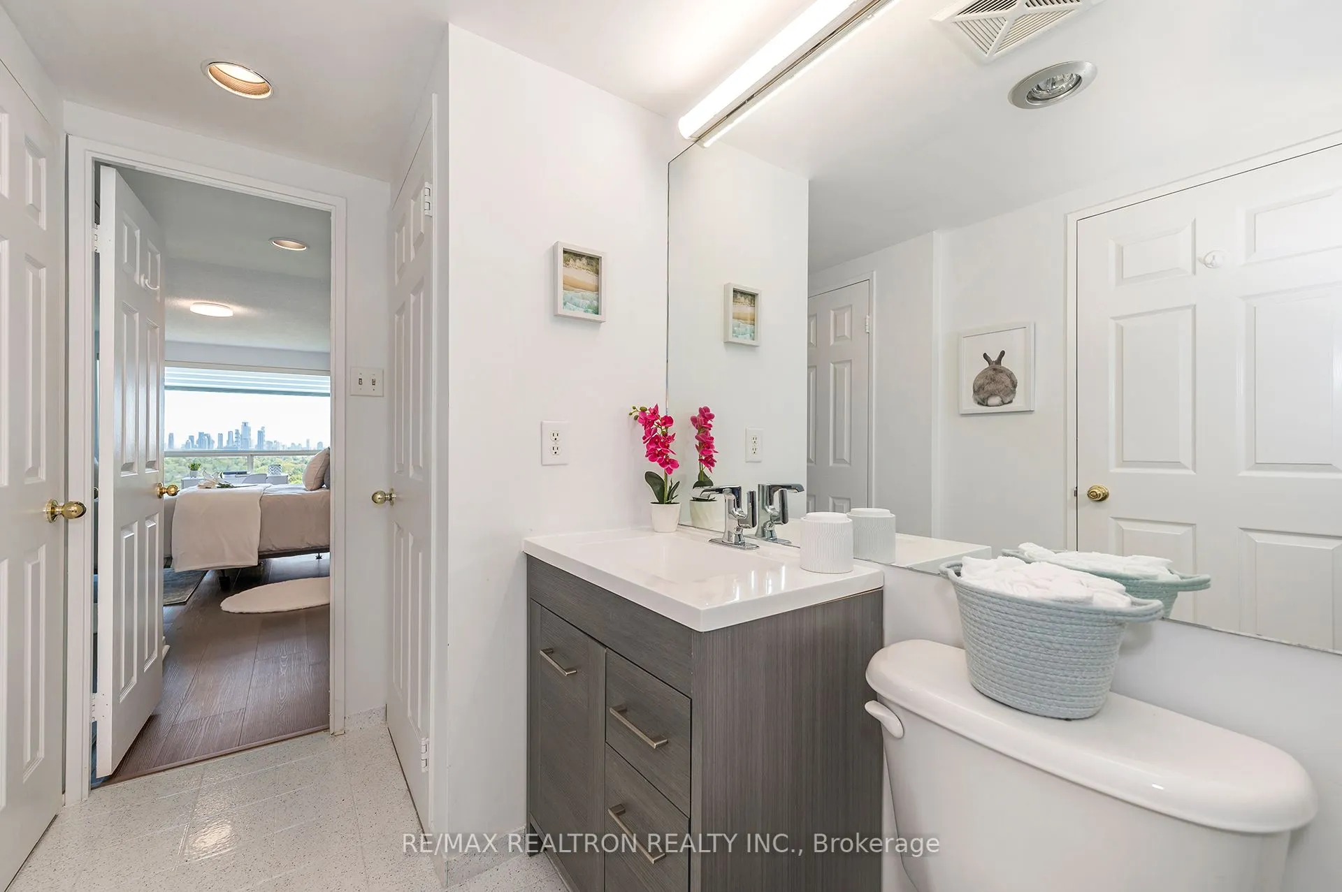 2155 Burnhamthorpe Road W, #1301