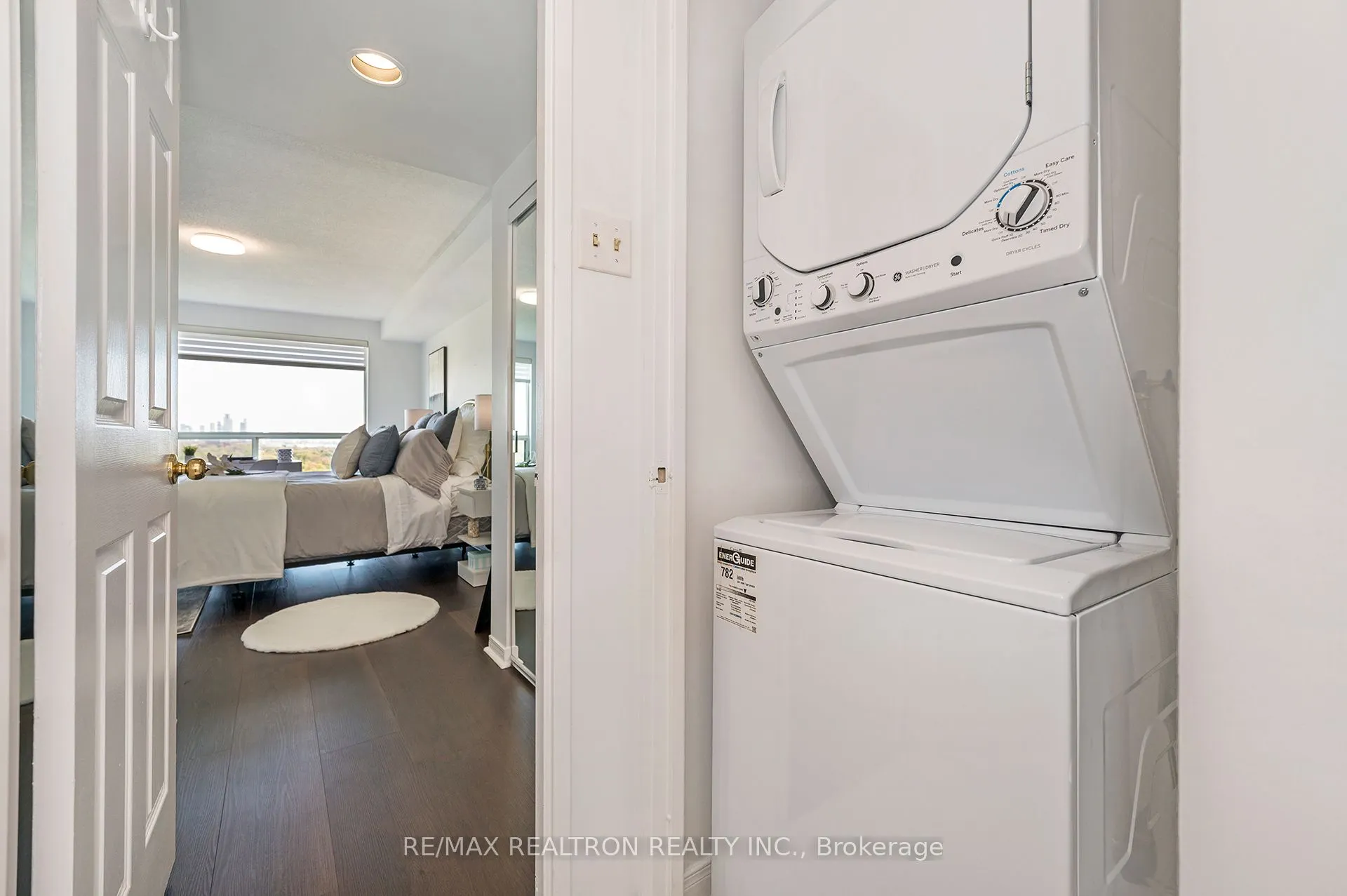 2155 Burnhamthorpe Road W, #1301